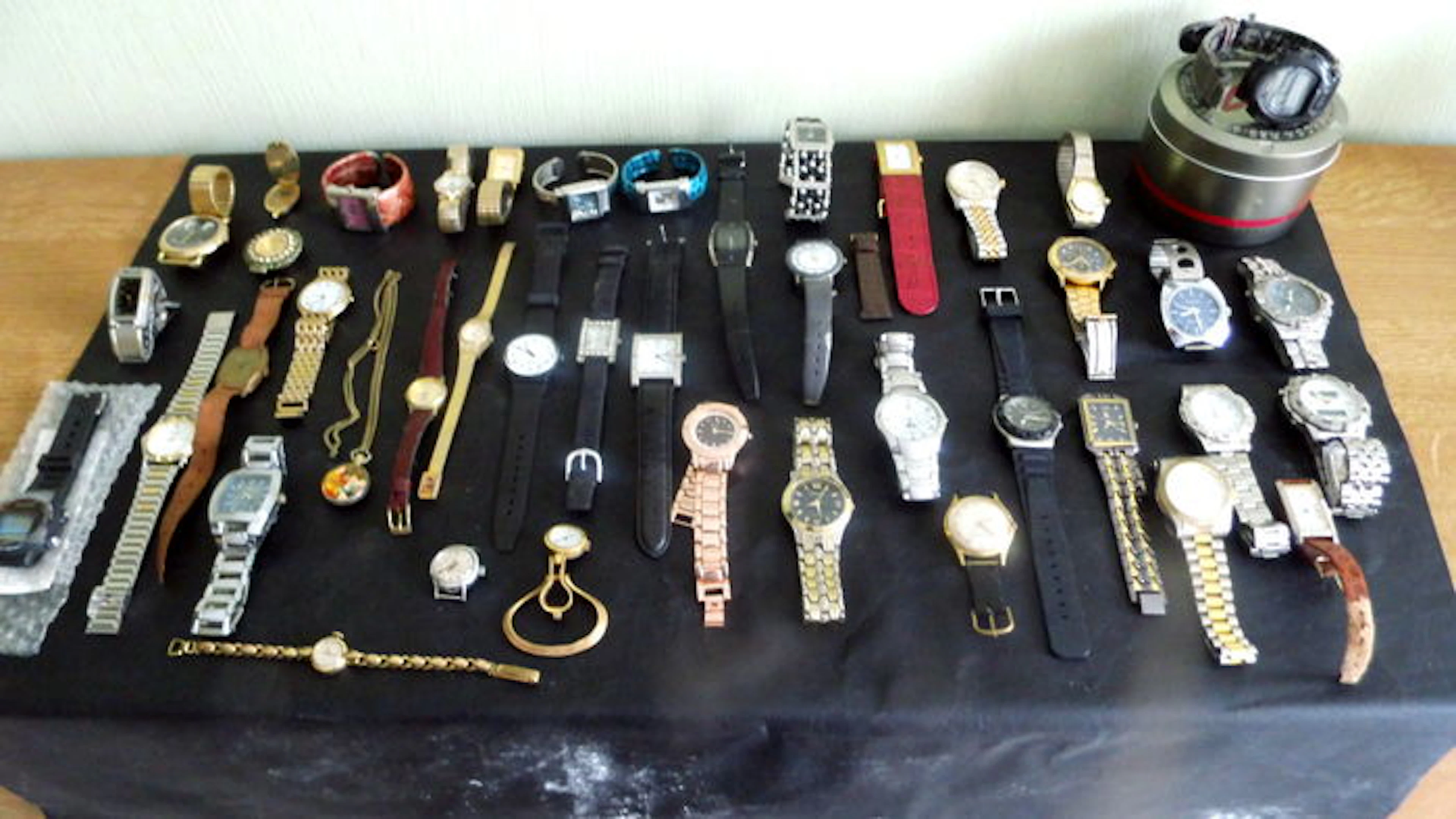 Lot with 42 watches for collectors - various brands