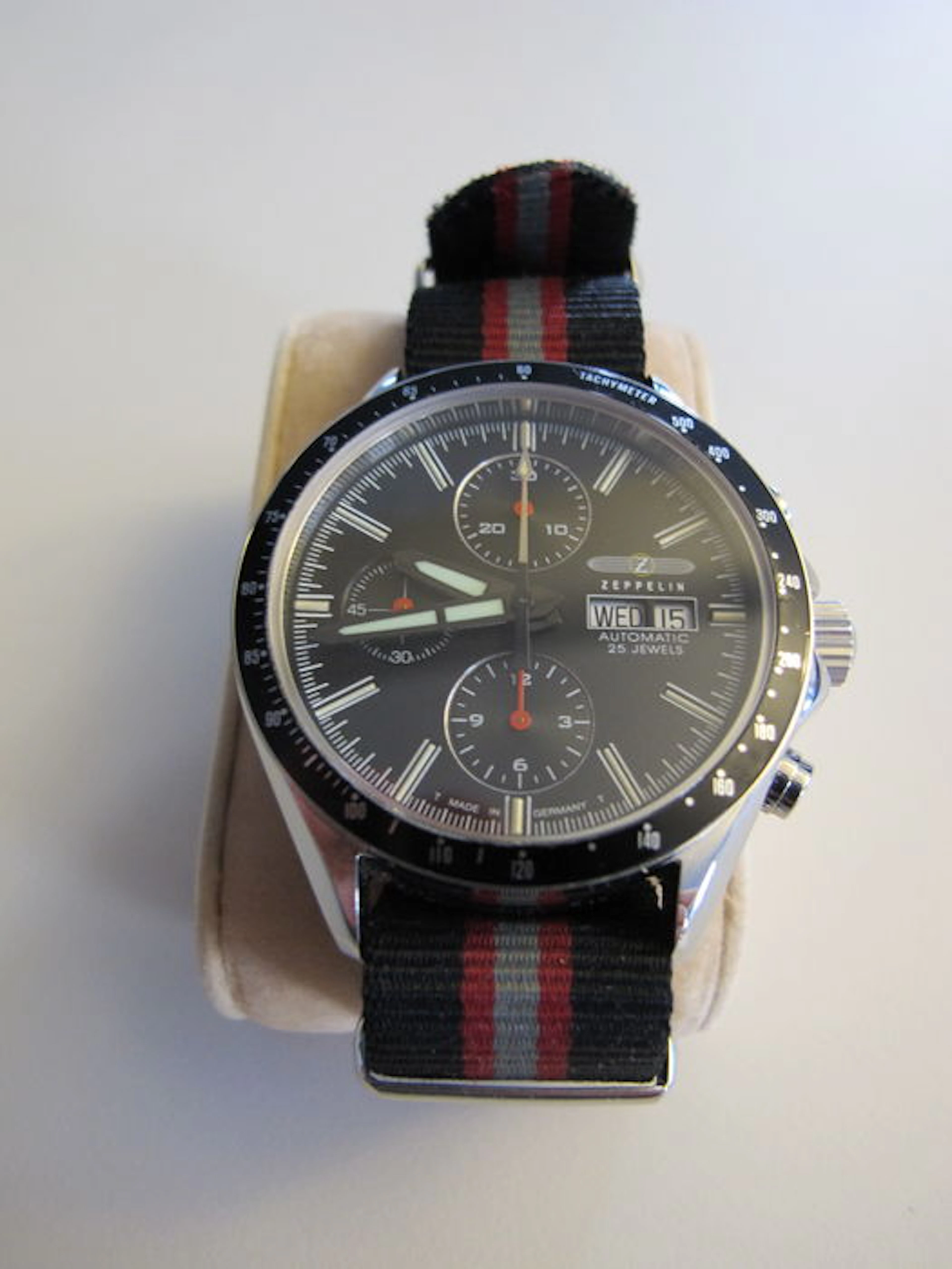 ZEPPELIN CHRONOMETER BLACK LINE - Men's watch - 2010