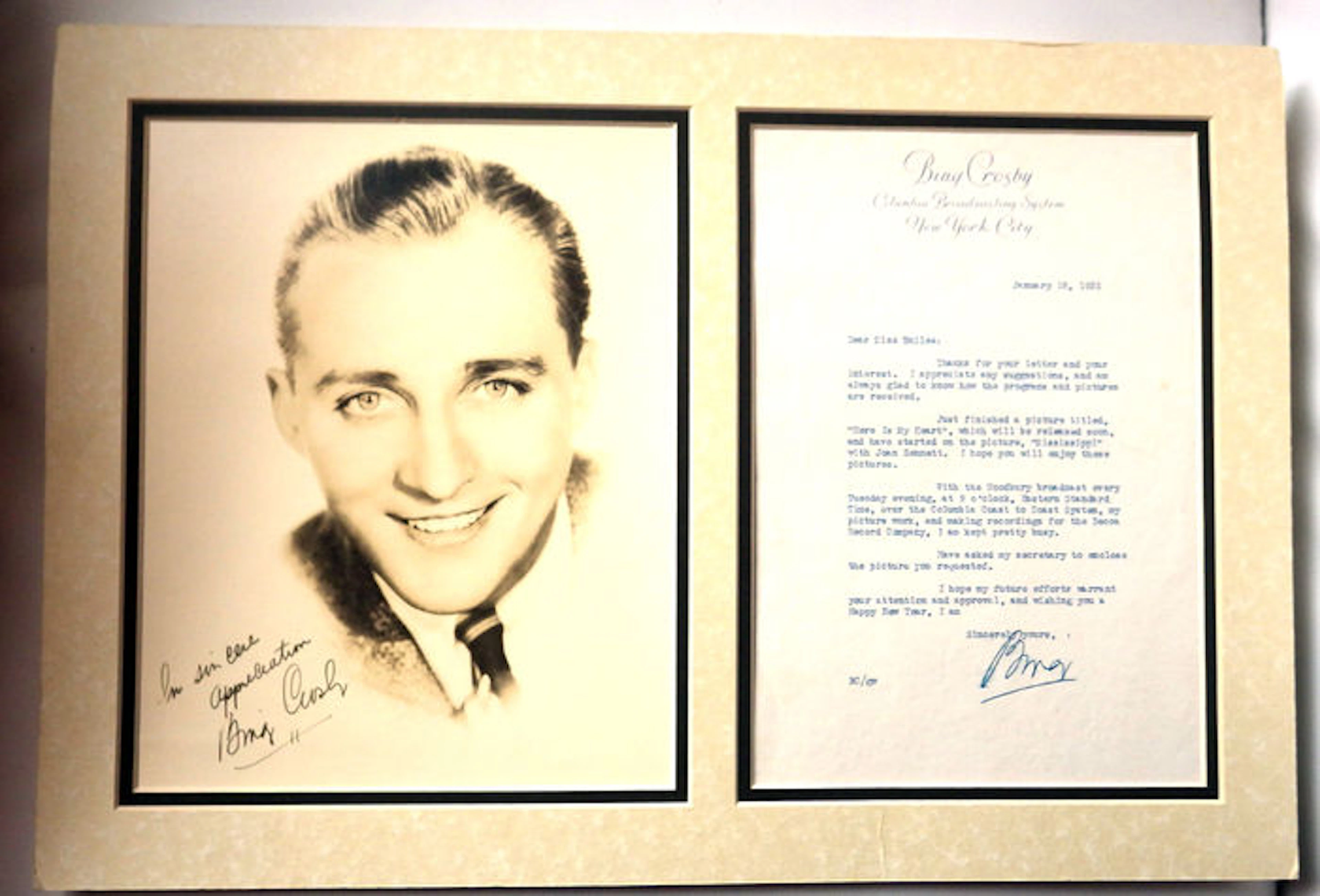 Bing Crosby - Vintage letter with authentic autograph from Bing Crosby from 1935 + black & white photo with printed signature