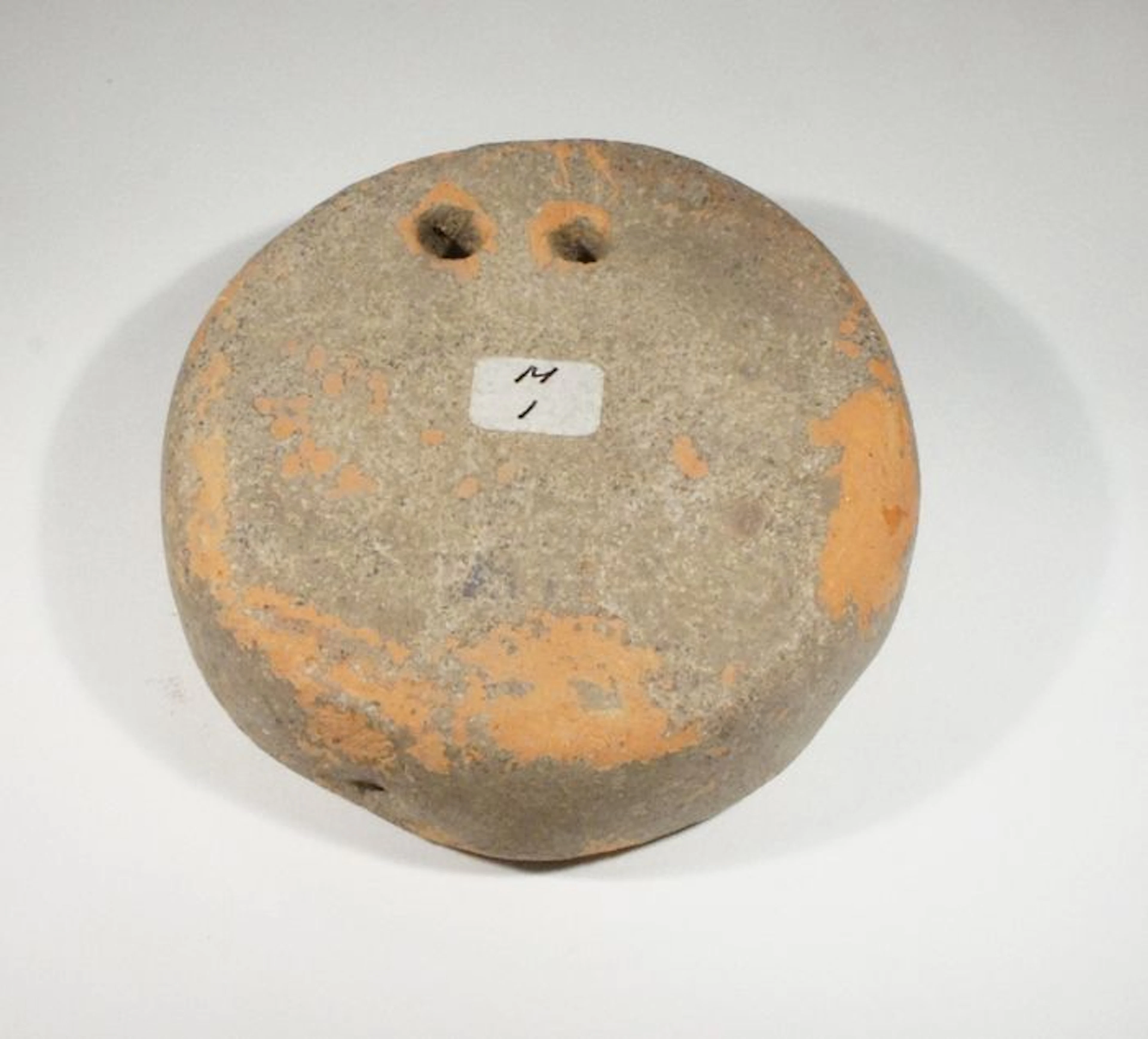 Terracotta round loom weight. S: 7 cm