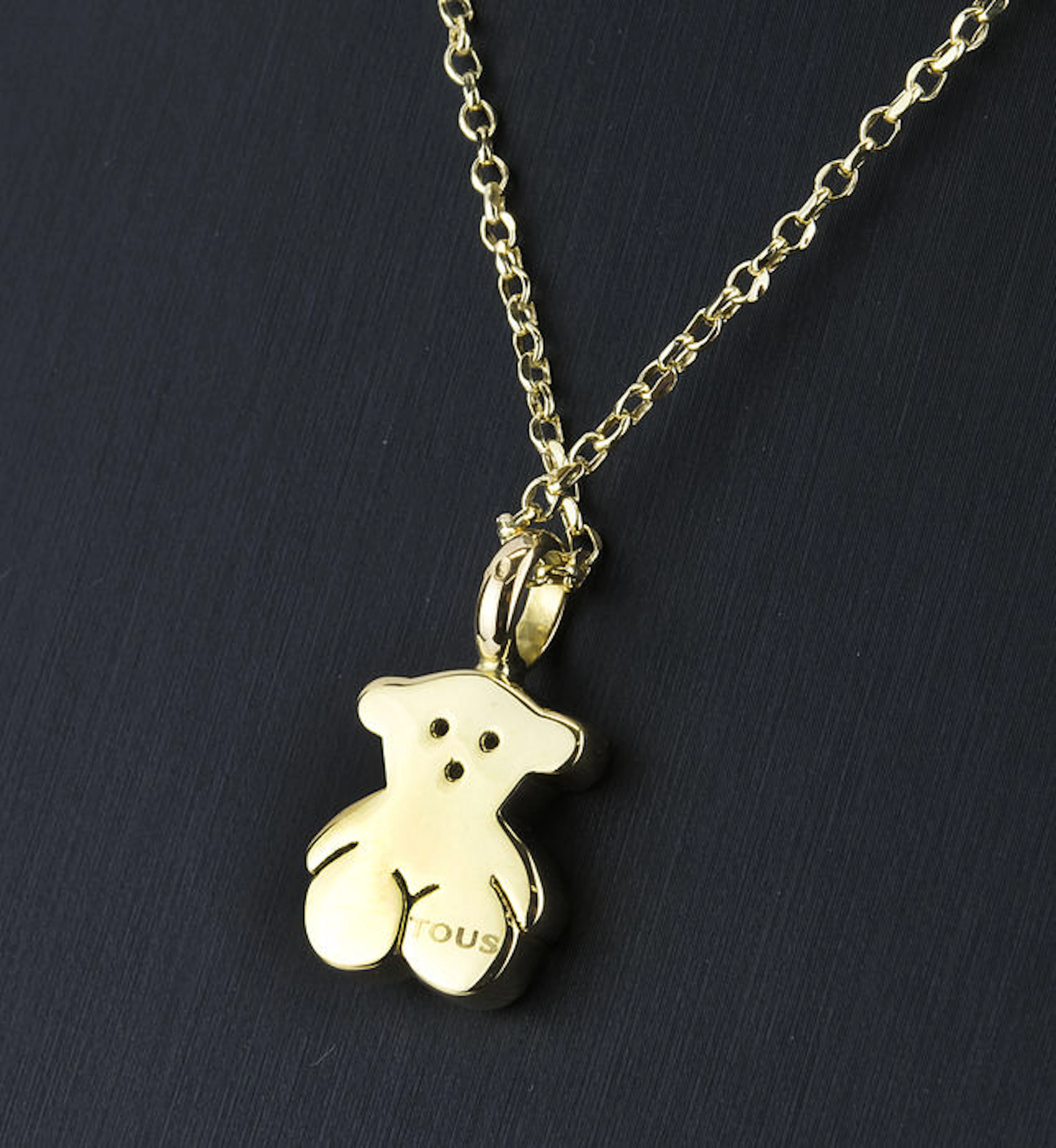 Tous yellow gold necklace with pendant in bear design.