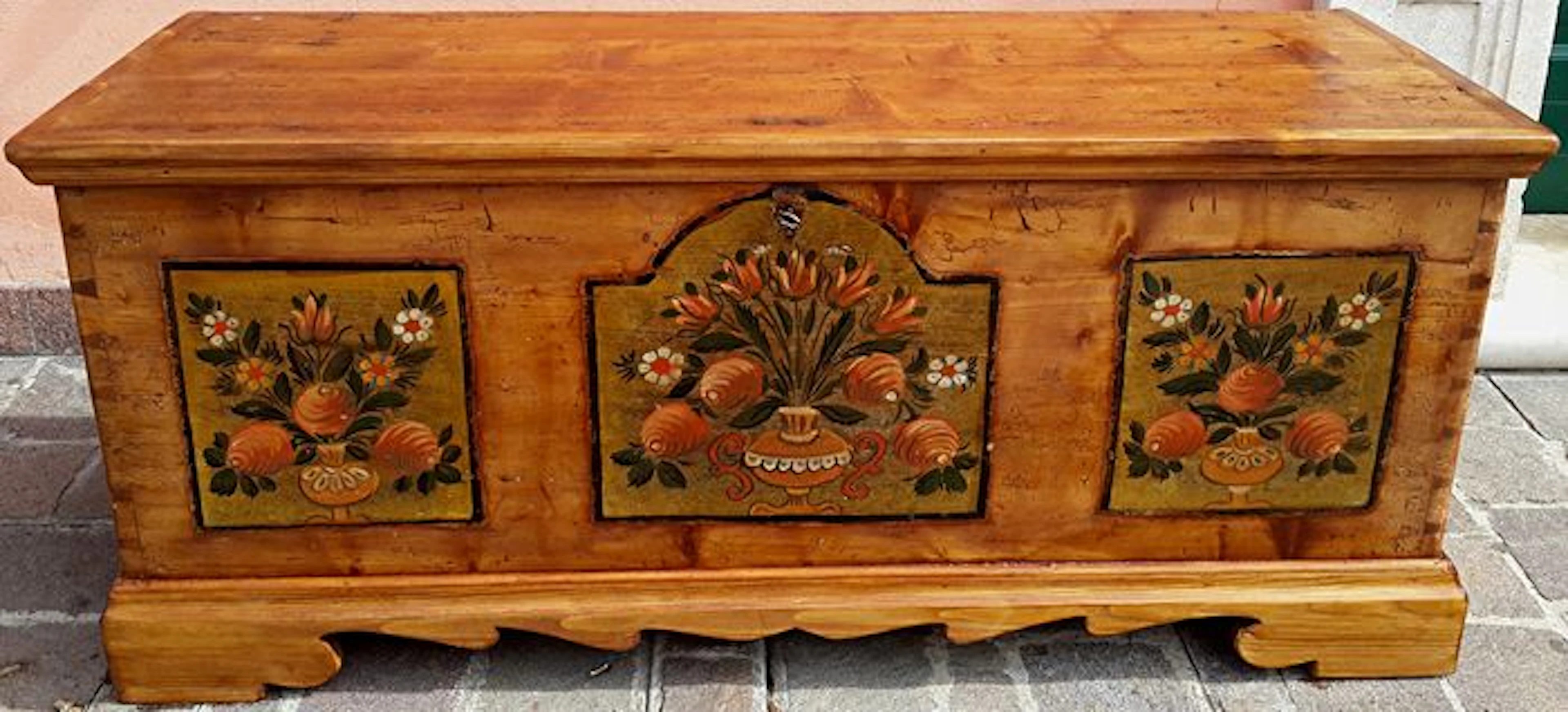 Fir wood chest - Friuli - Italy, second half of the 19th century