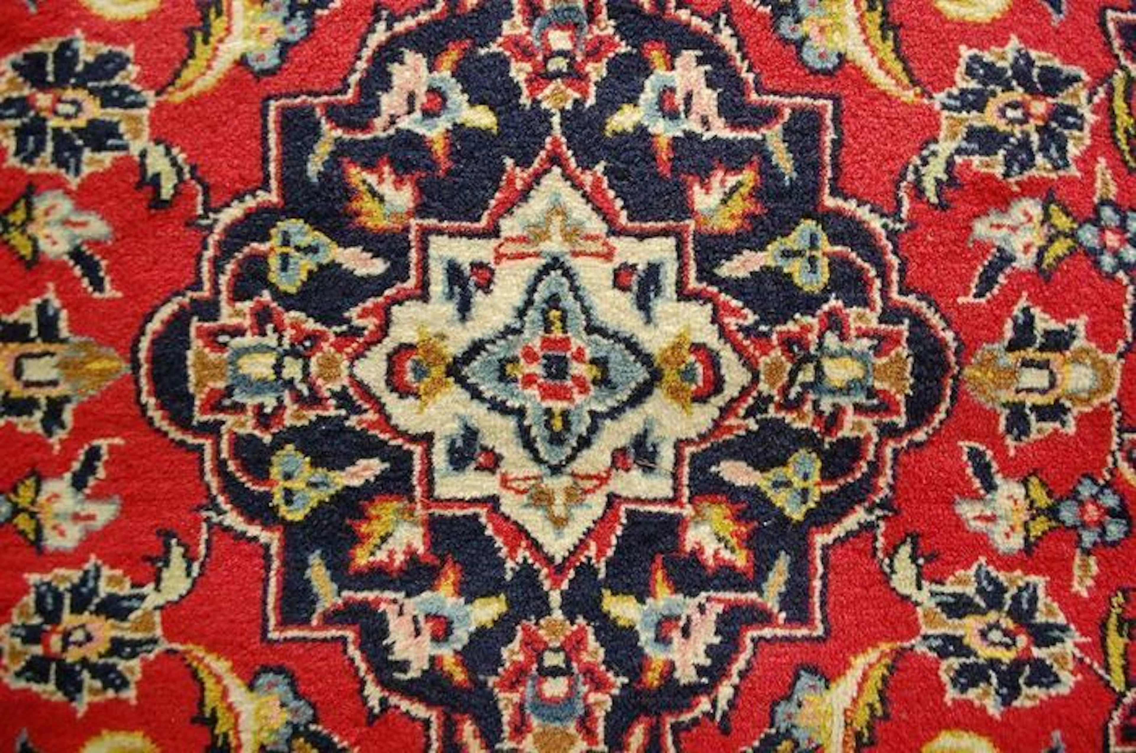 Beautiful Classical Persian Kashan Rug 152 x 103 cm