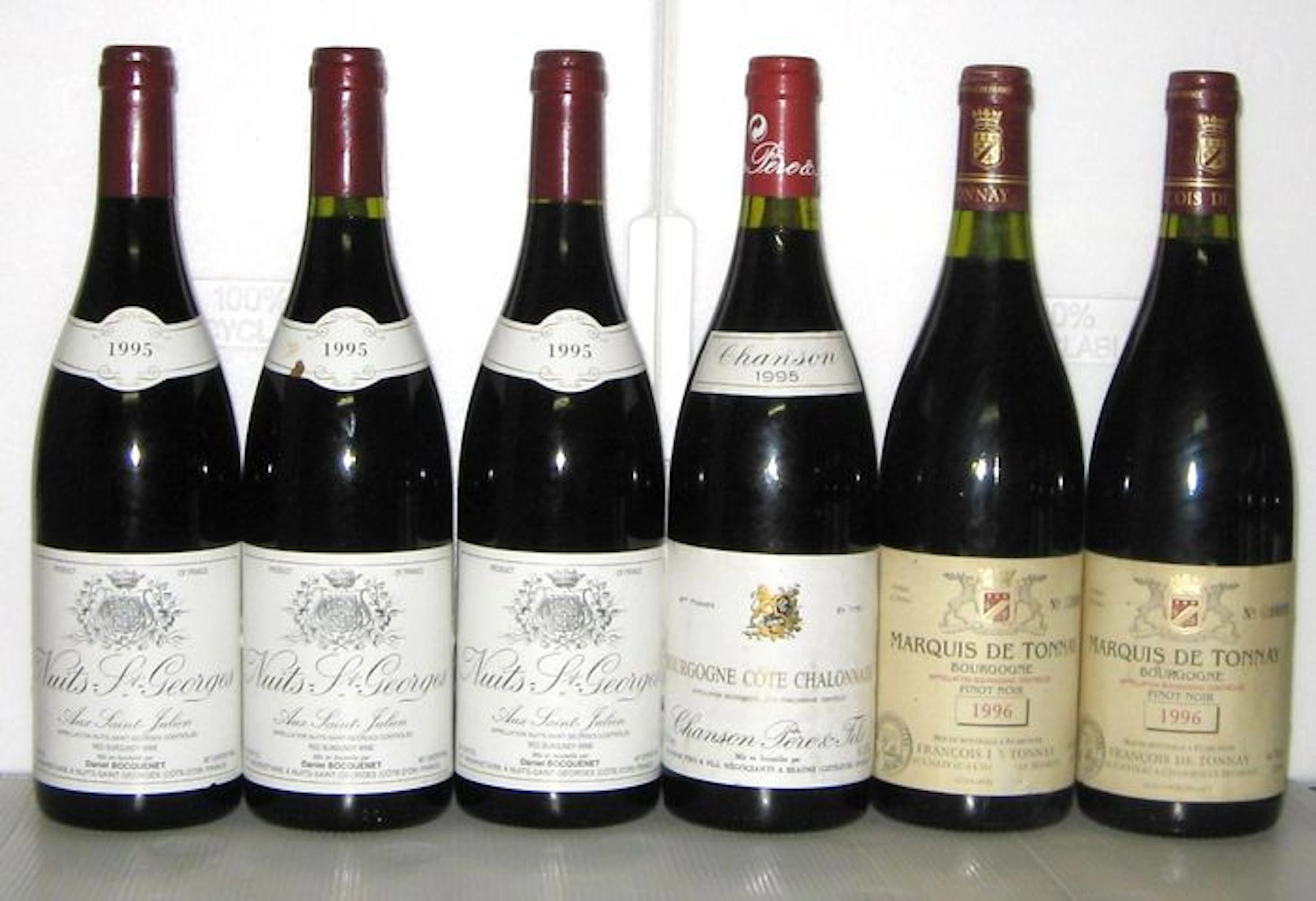 Lot of 6 bottles of Bourgognes, 3 x Nuits Saint-Georges aux Saint-Julien 1995 + 1 x Bourgogne Côte Chalonnaise 1995 + 2 x Bourgogne 1996