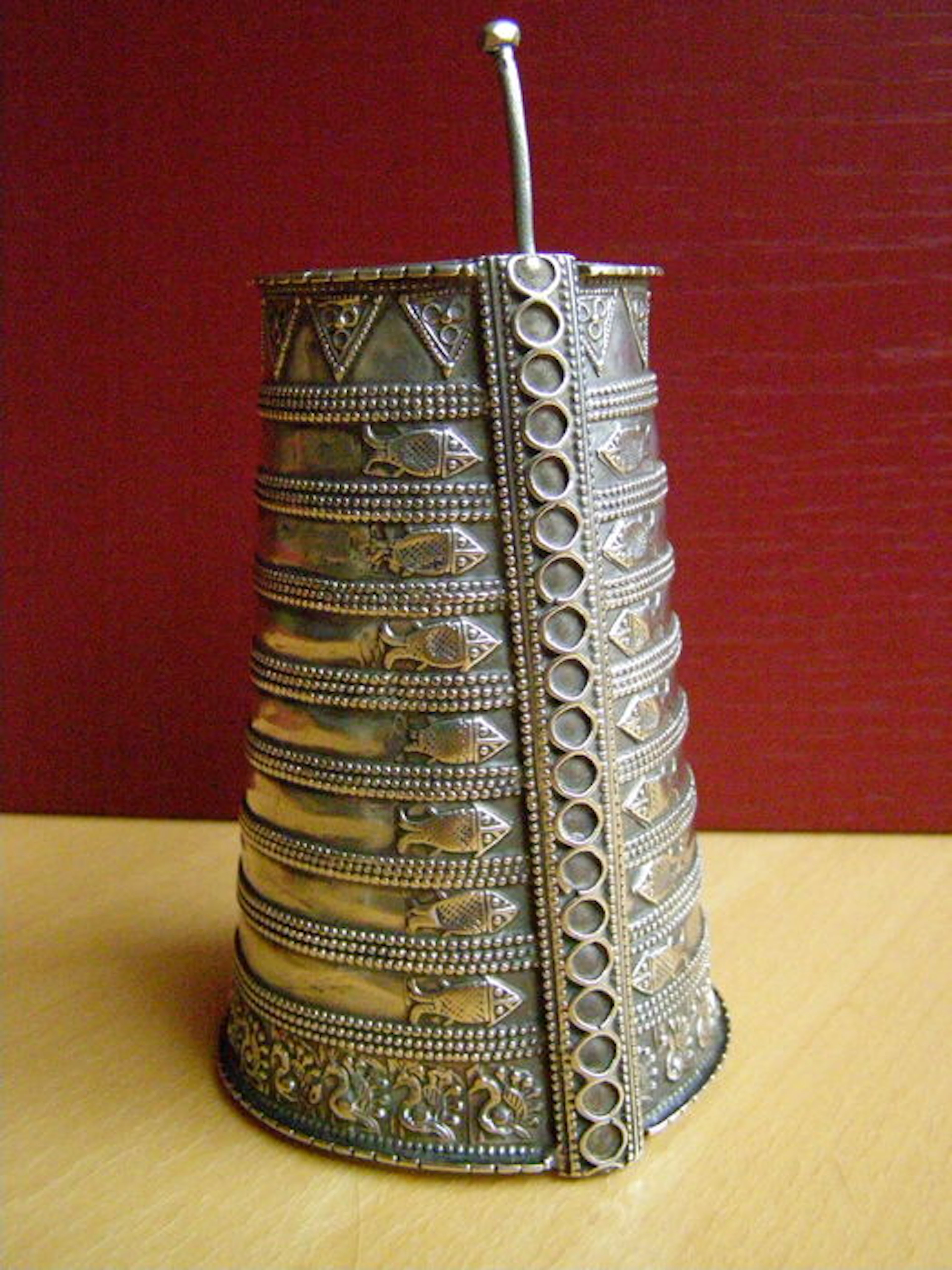 Antique Rajasthan cuff bracelet – Silver – Height 11.8 cm and 169 grams.