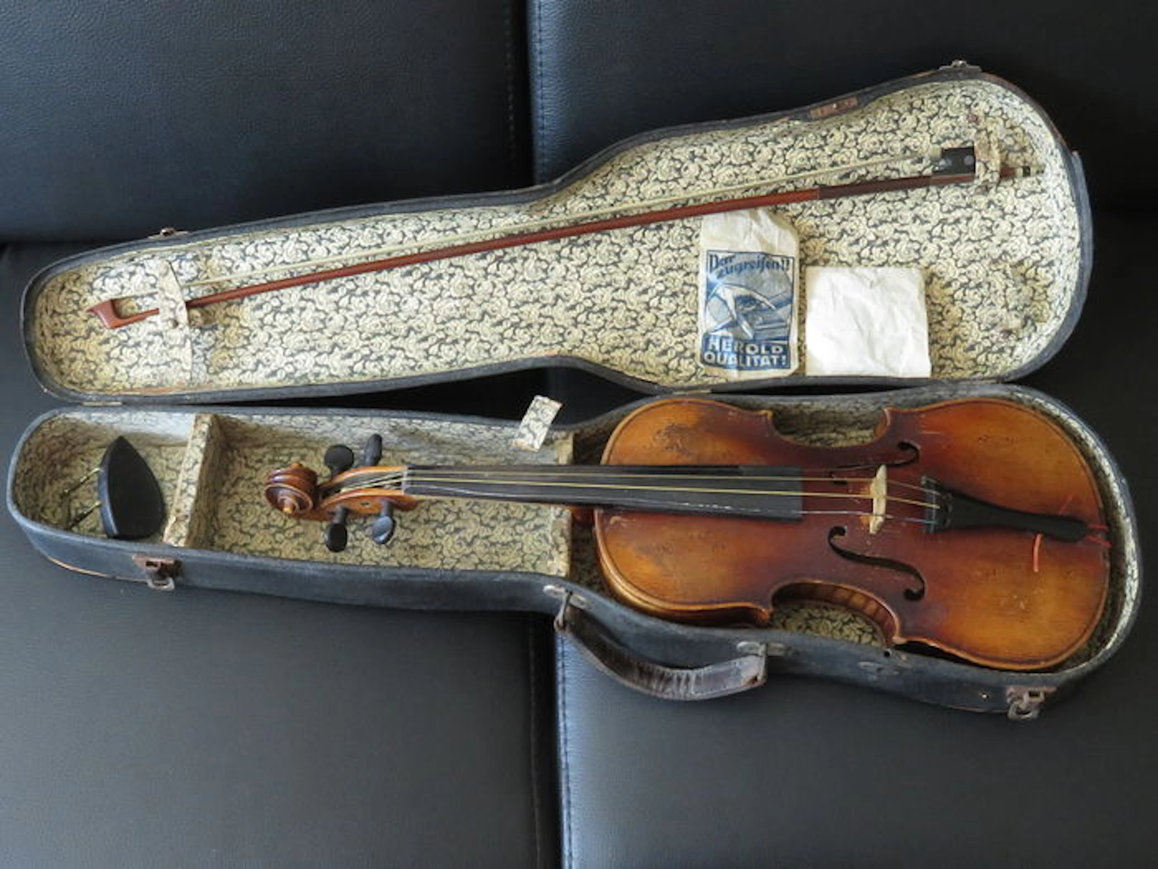 Violin - Antonius Stradiuarius Cremonensis - Feciebat Anno 1727 - Made in Czechoslovakia