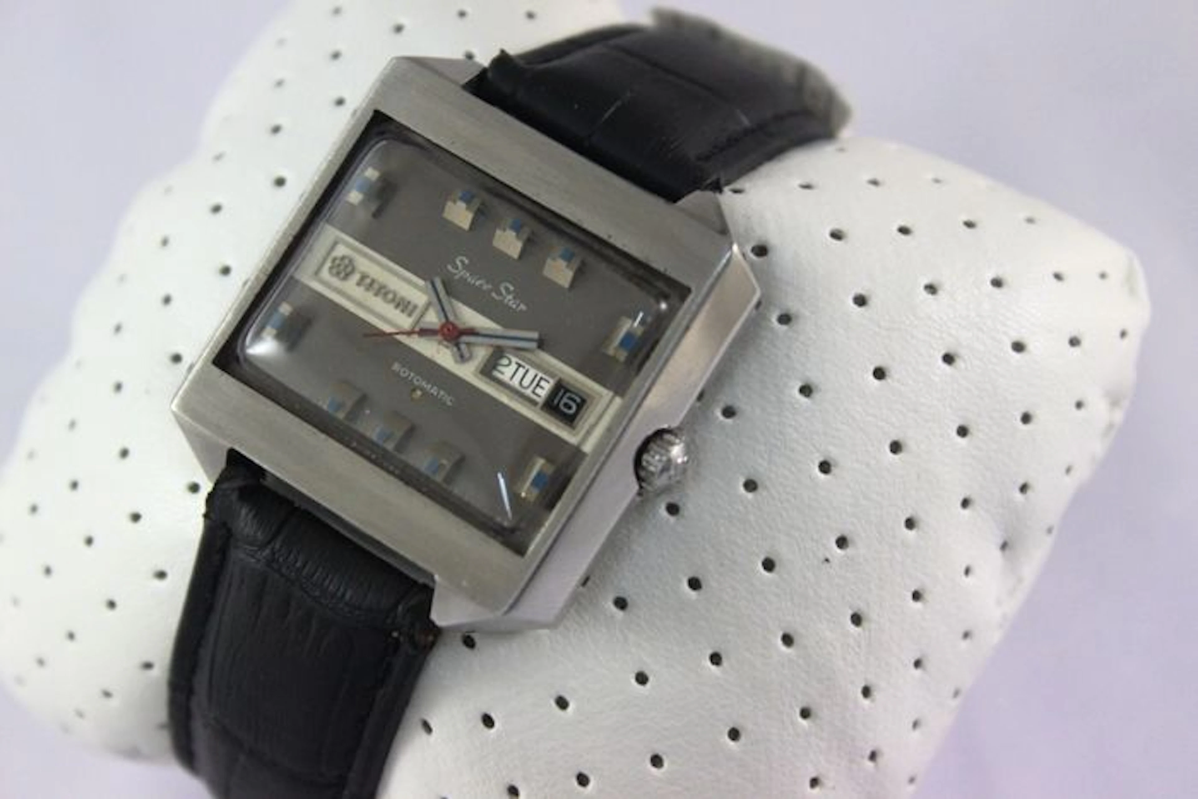 Titoni Space Star Rotomatic Men's Vintage Watch – Year 1970s