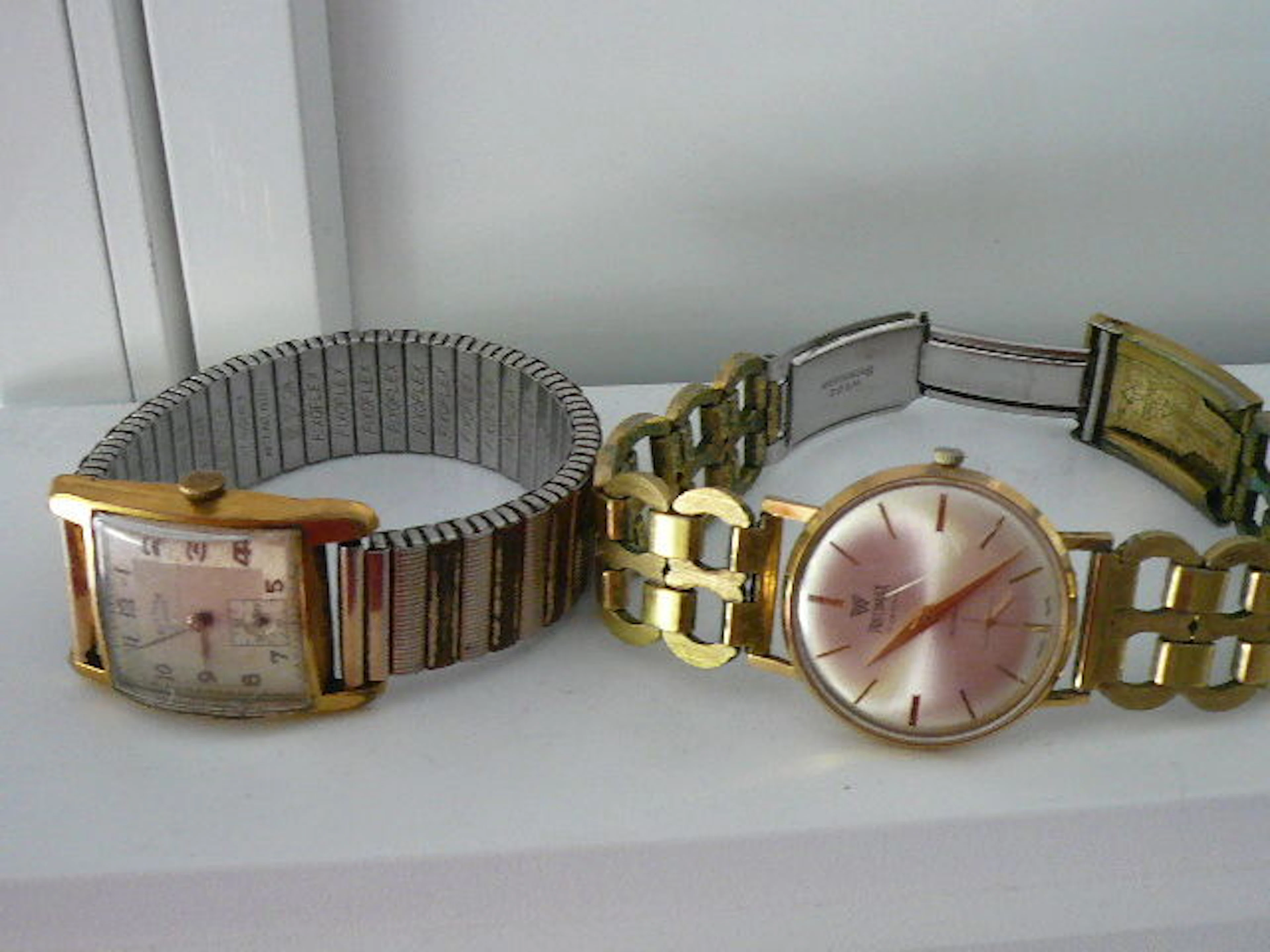 Sultana 15 jewels and precimax 17 jewels - lot of 2 vintage men's wristwatches