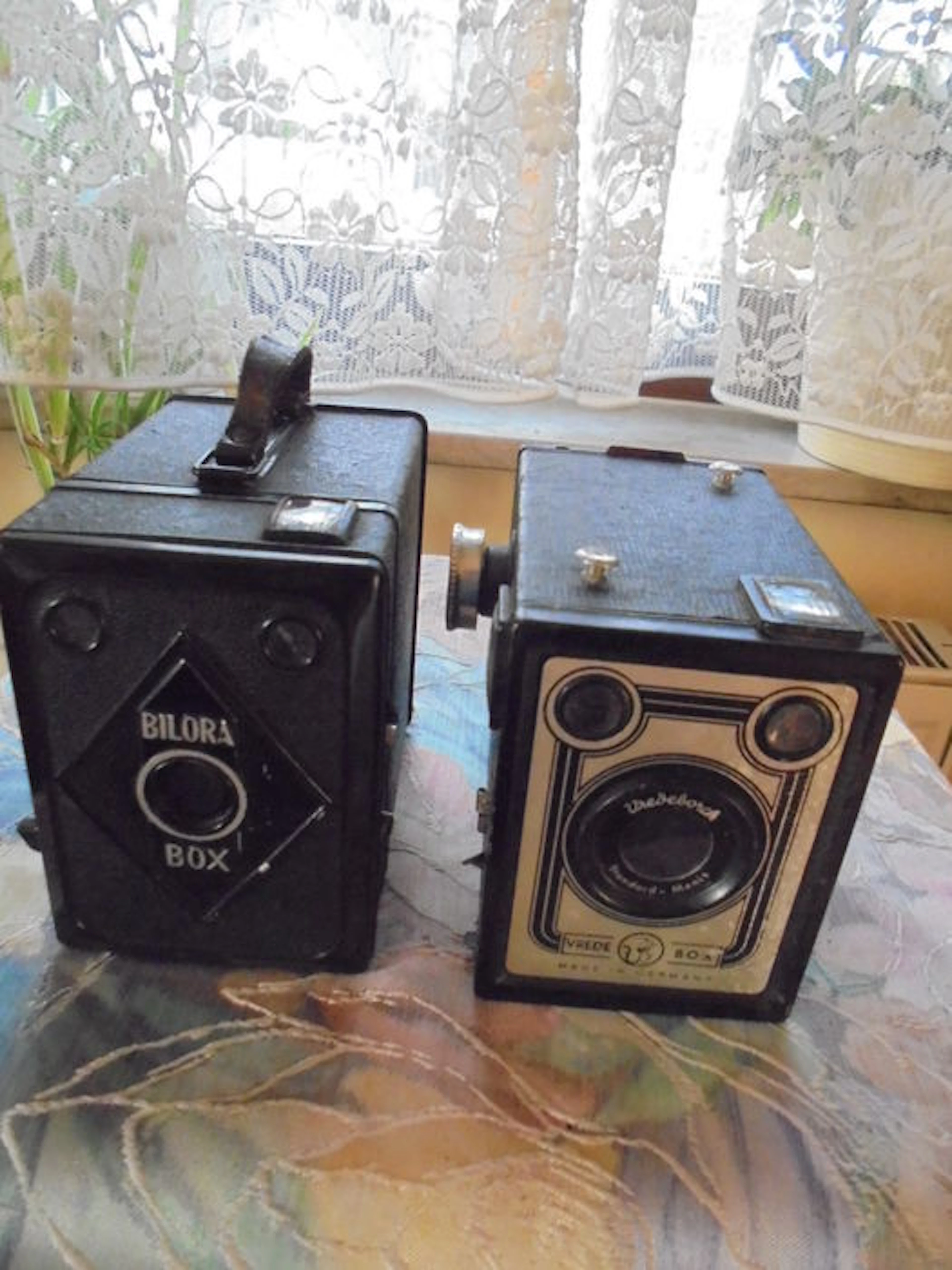2 Kameraboxen von 1949 Bilorabox und Vredebox