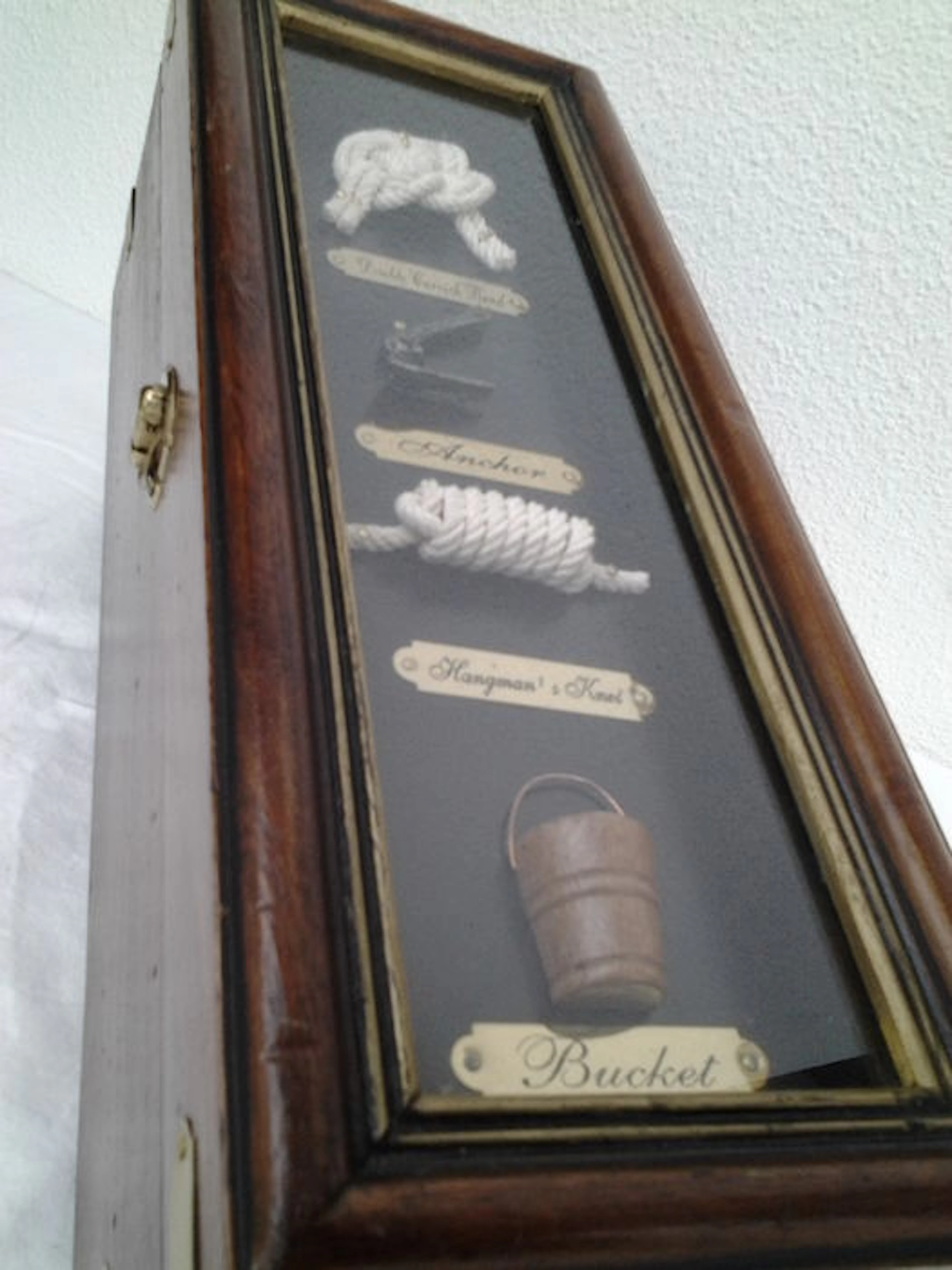 Lot with various Nautica - 2 different wooden showcases with drinking material and rigging (natural wood/glass/copper fittings)