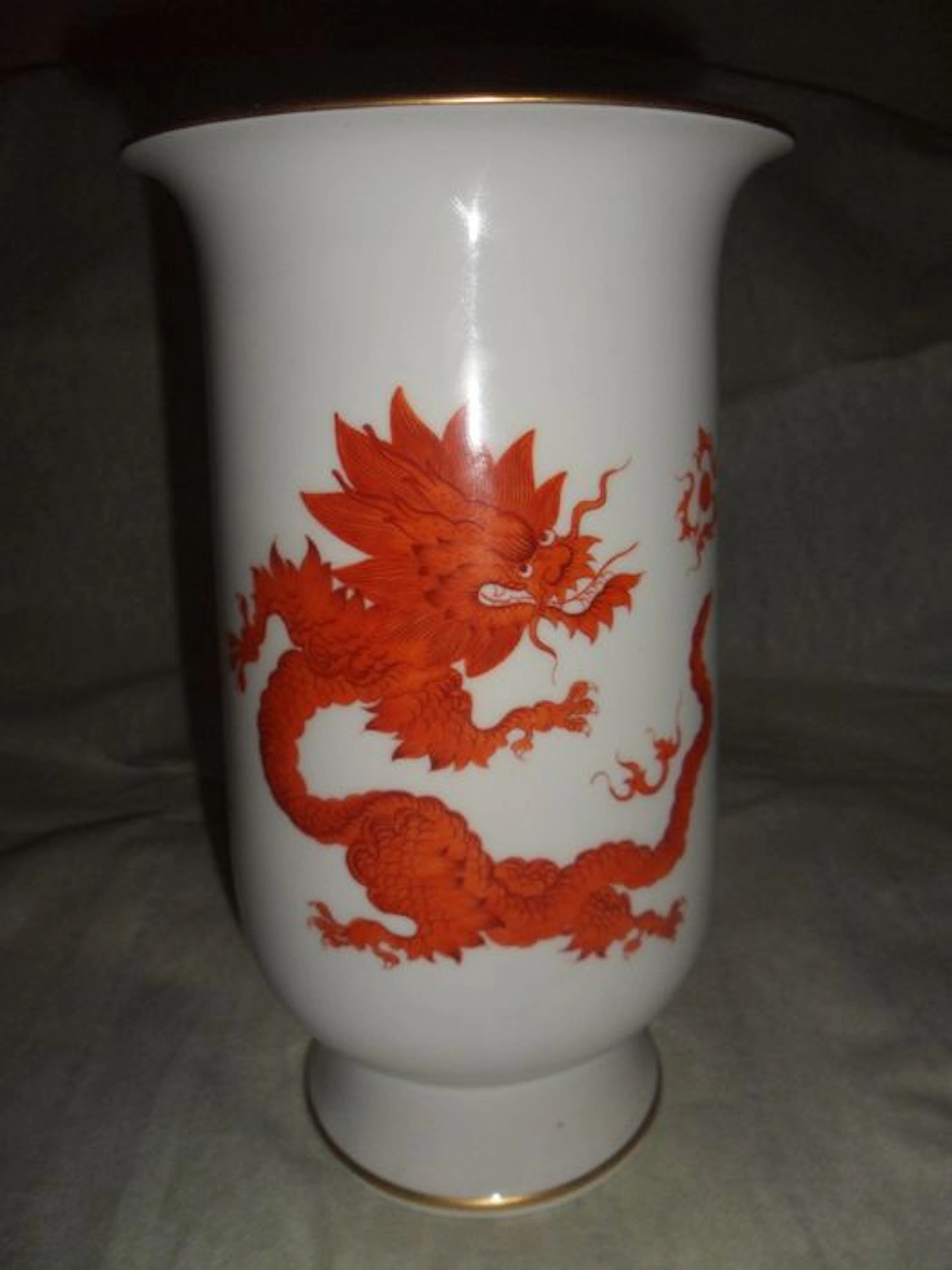 Meissener Porzellan Manufaktur - Vase "Roter Mingdrache"