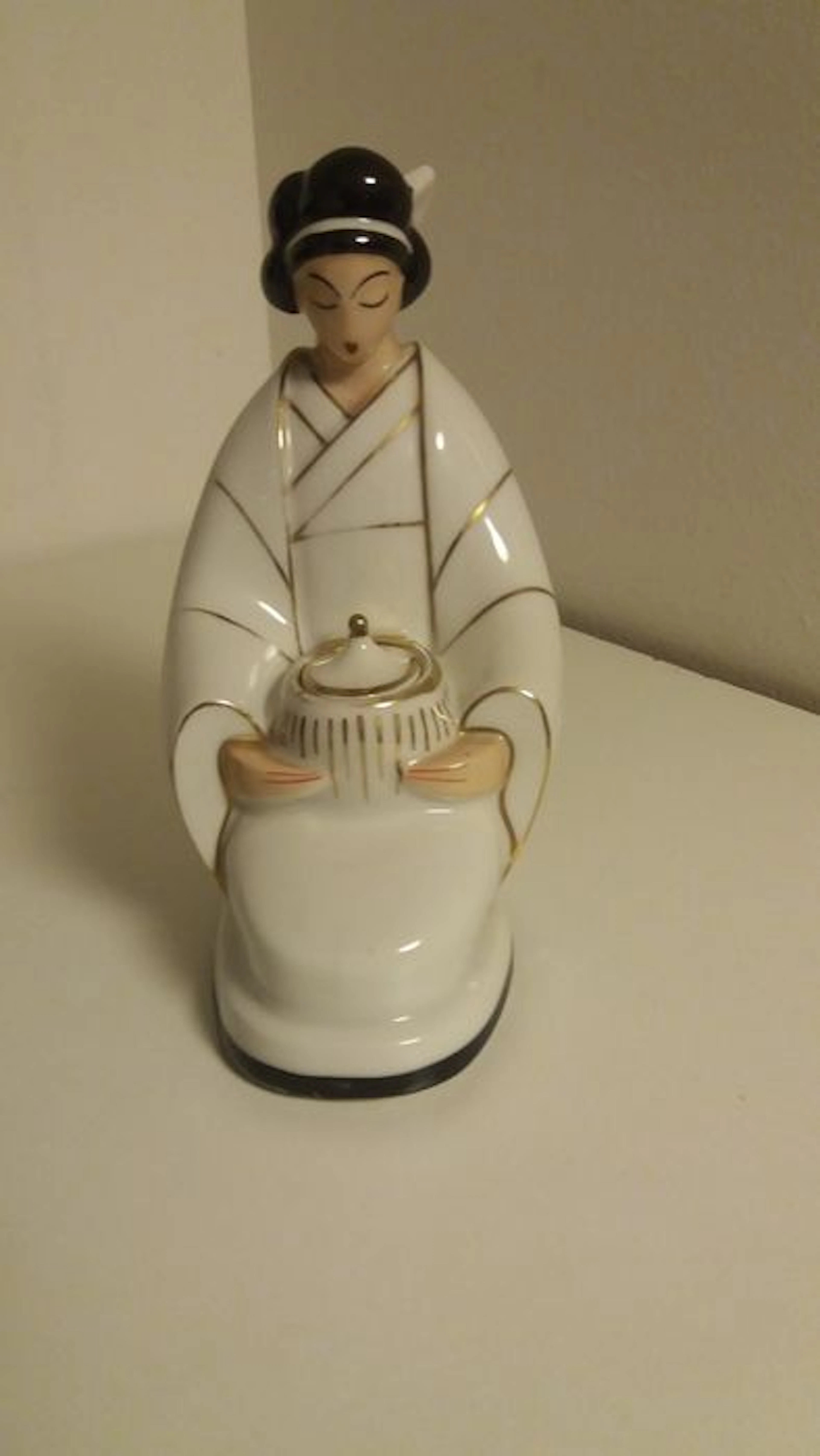 Robj - Porcelain Art Deco perfume burner 'Japonaise'