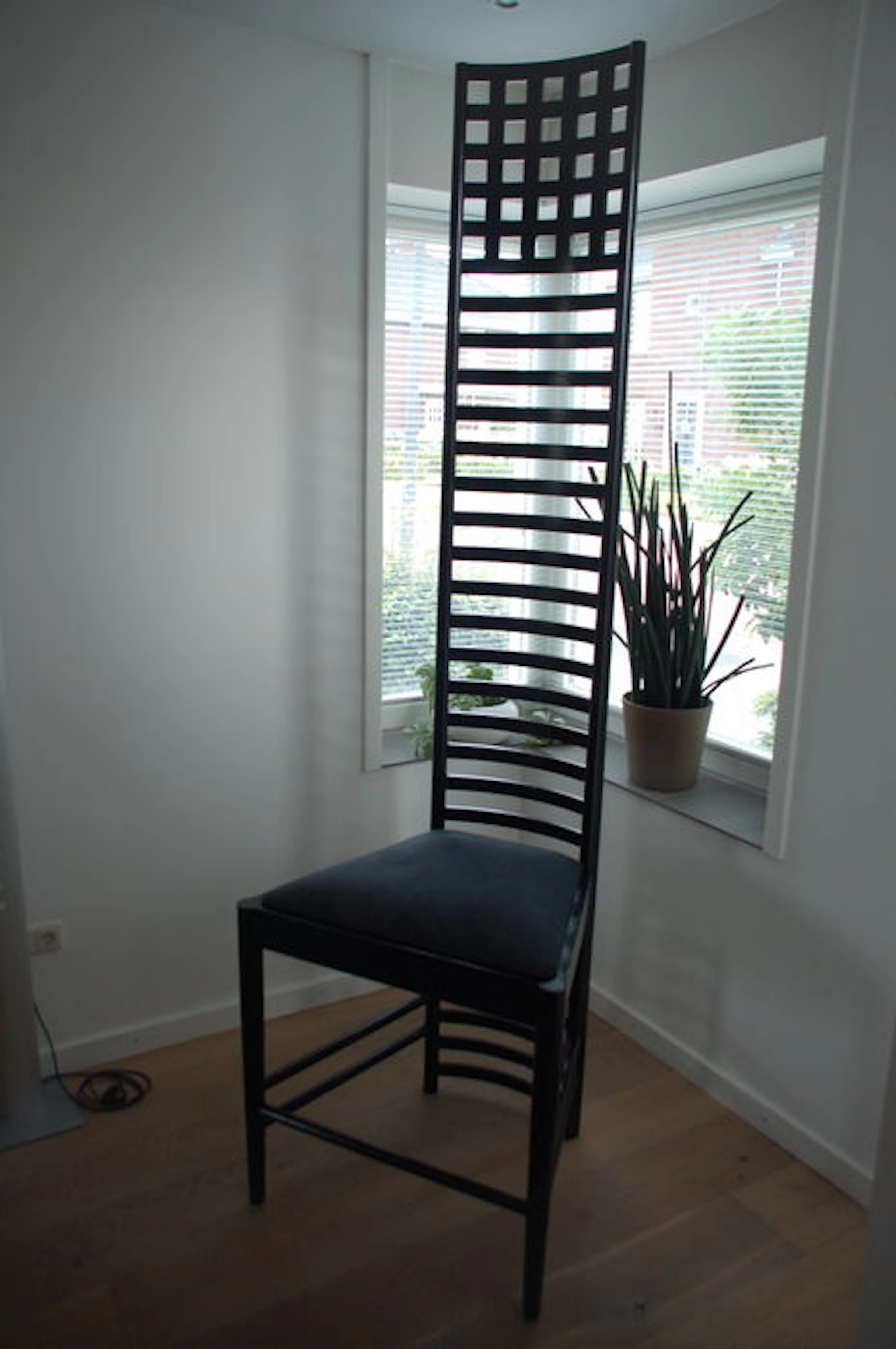 Charles Rennie Mackintosh for Cassina - Hill house ladder chair, XL edition!