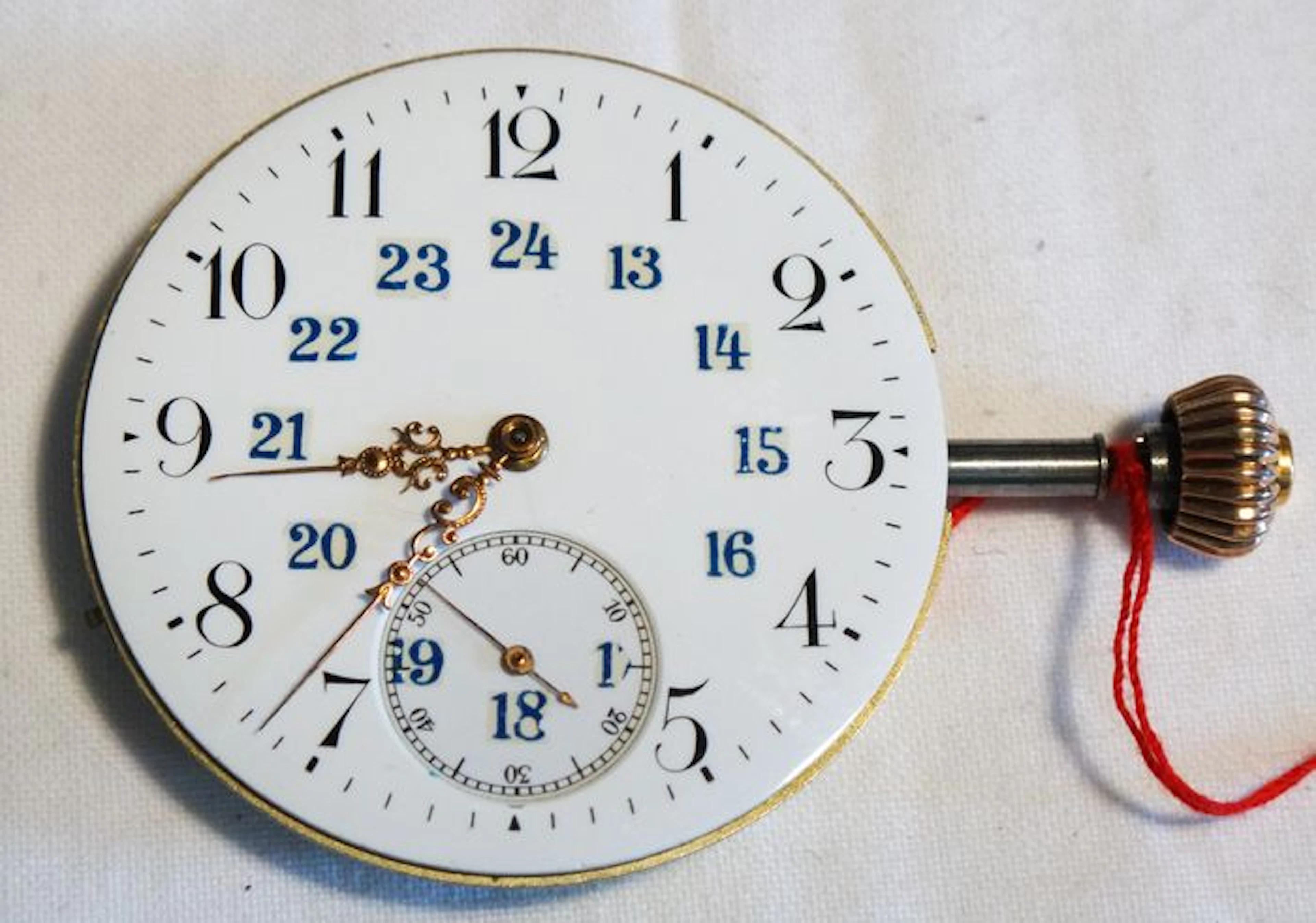 Omega clockwork 19" HN with dial and toggle lock and crown - before 1902