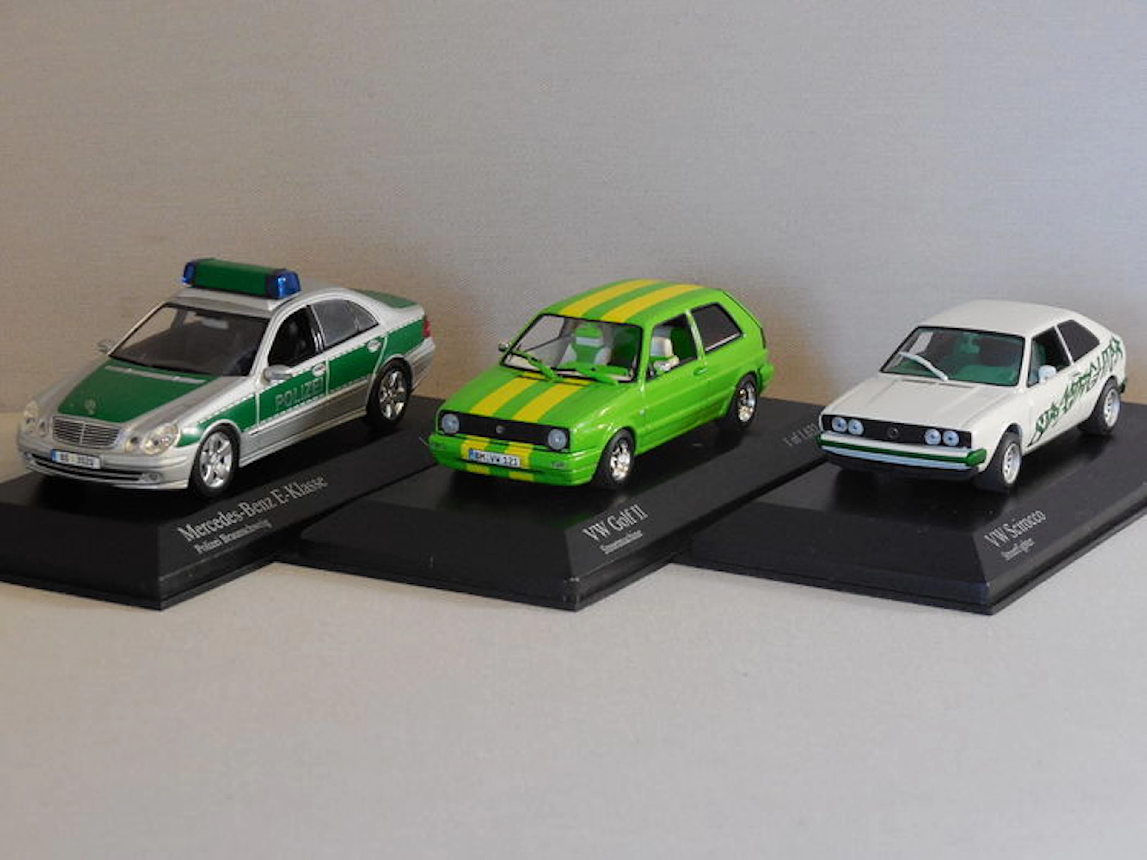 Minichamps - Schaal 1/43 - Kavel met 3 modellen: Mercedes-Benz E-Klasse Polizei Braunschweig