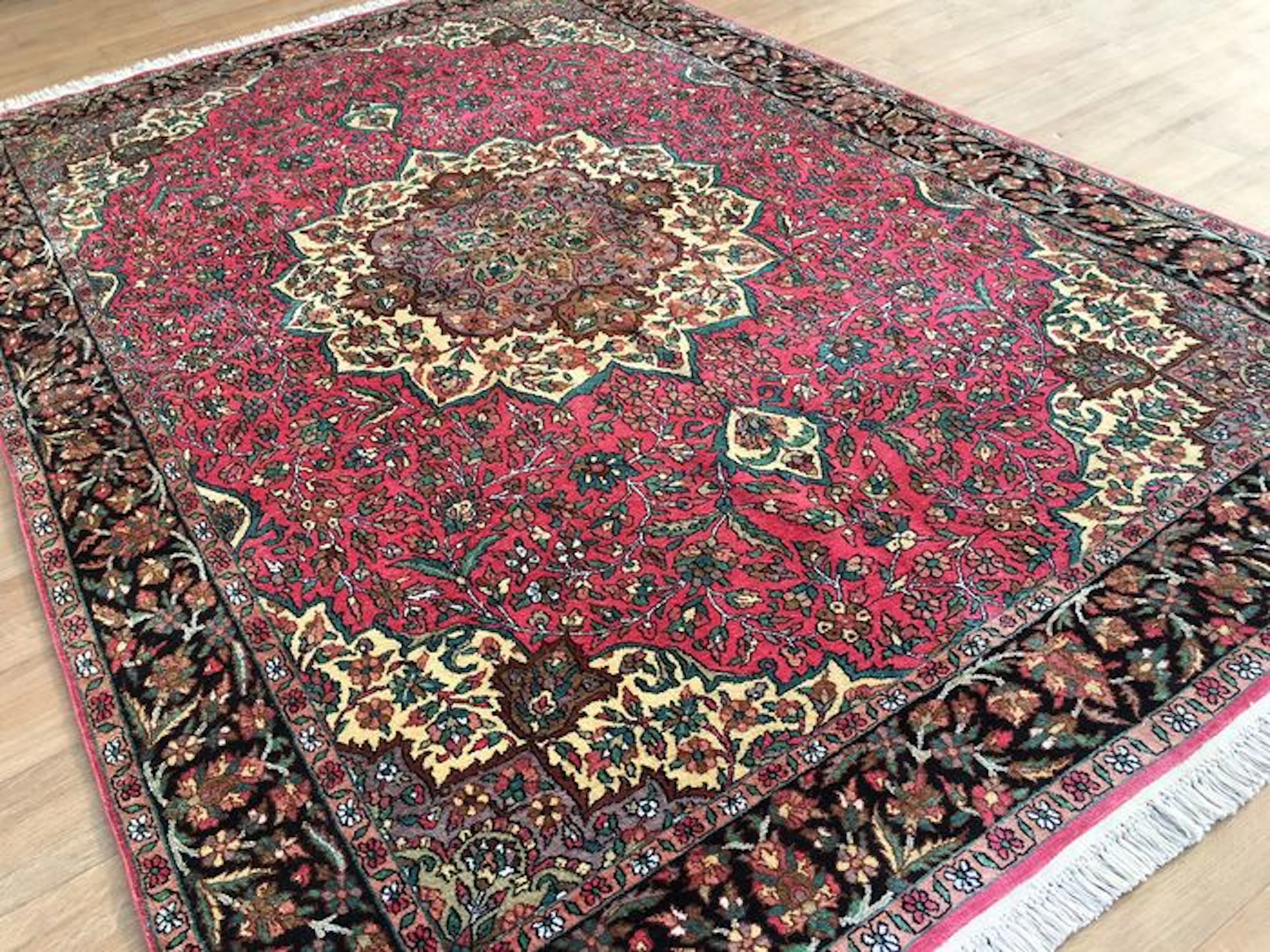 Exclusive KASHMIR SILKCARPET - 20th century - condition: LIKE NEW