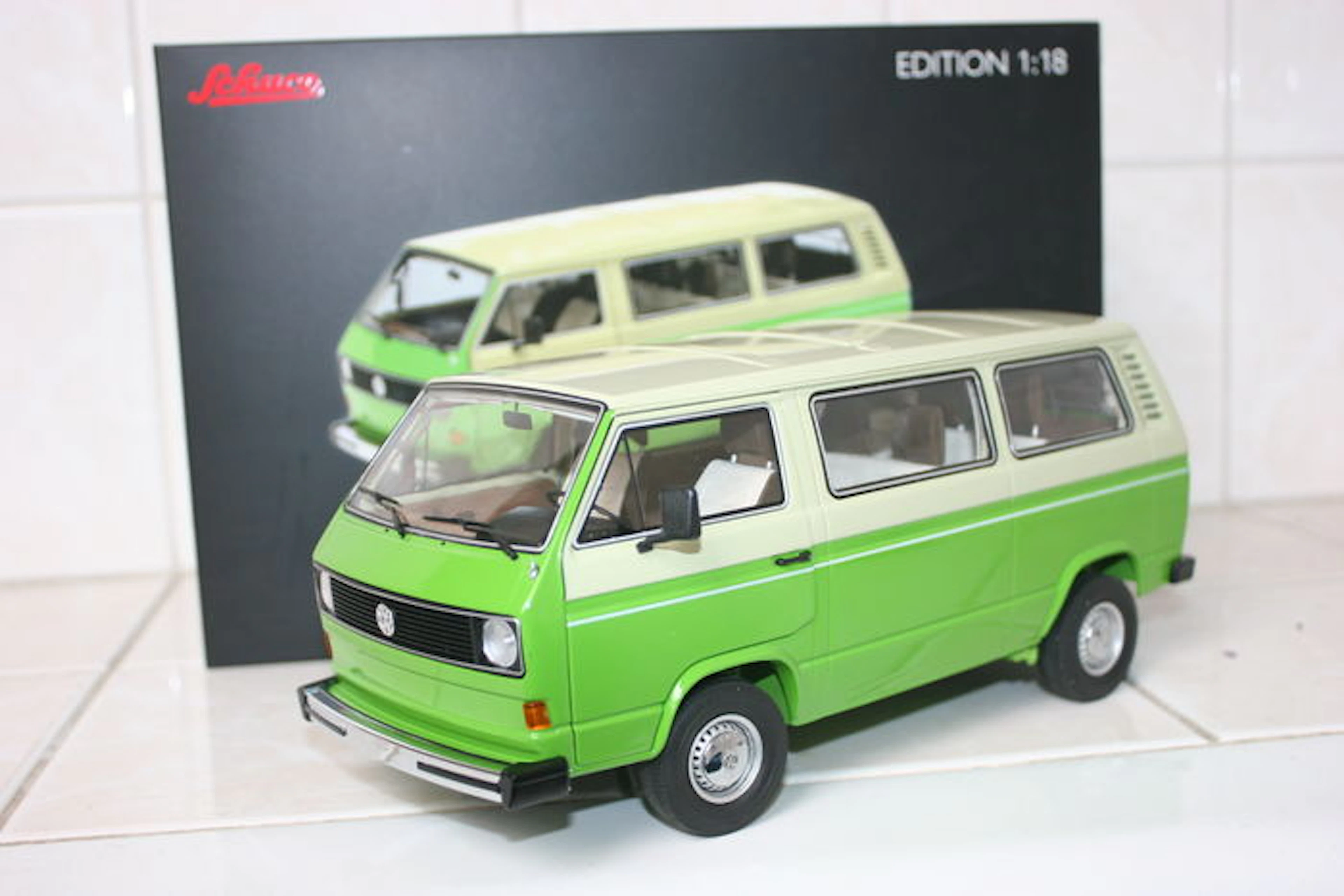 Schuco - Scale 1/18 - VW Volkswagen Transporter T3 bus