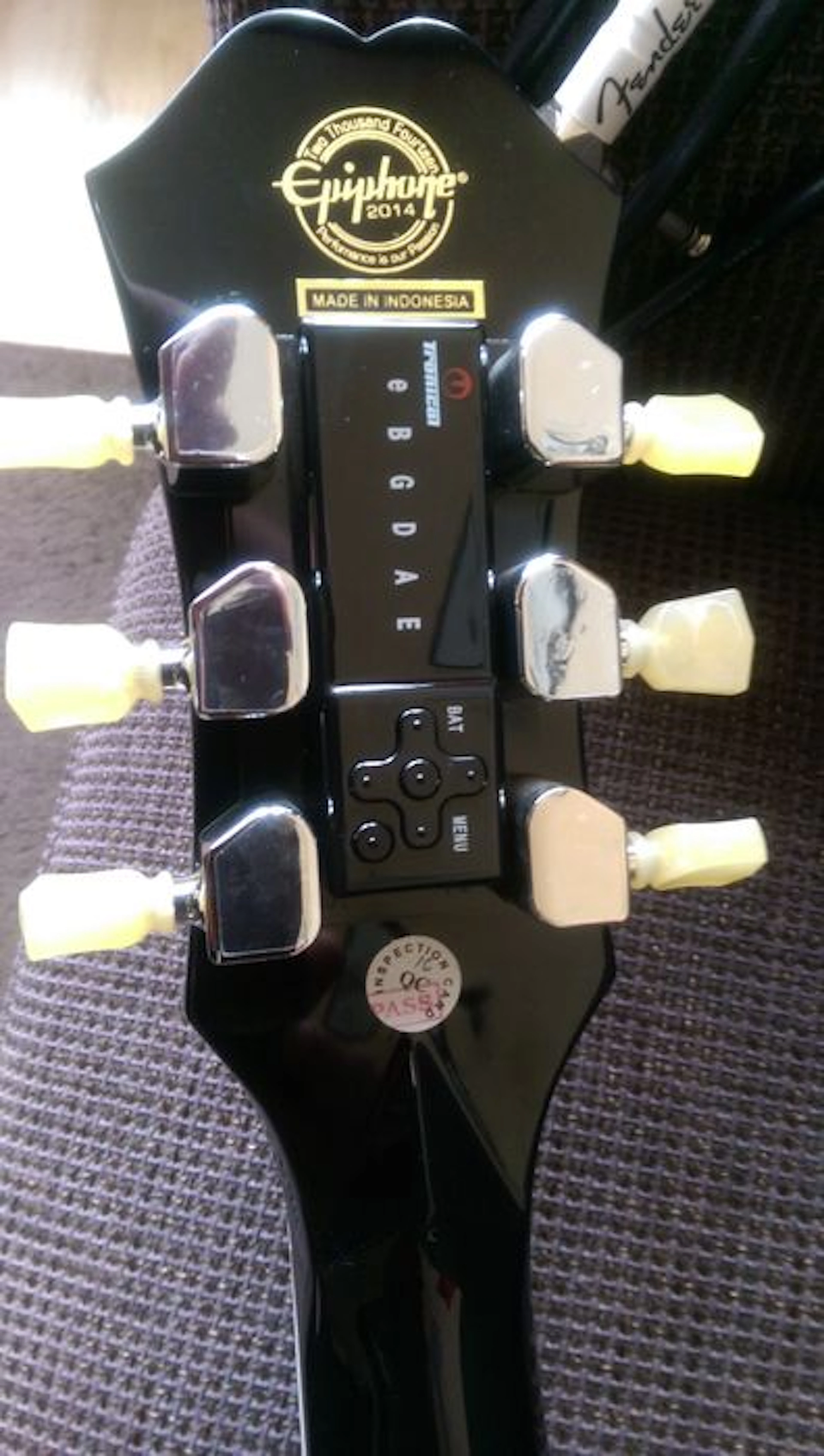 Epiphone FT-350SCE Ebony Aucoustic Guitar with Min-ETune system.