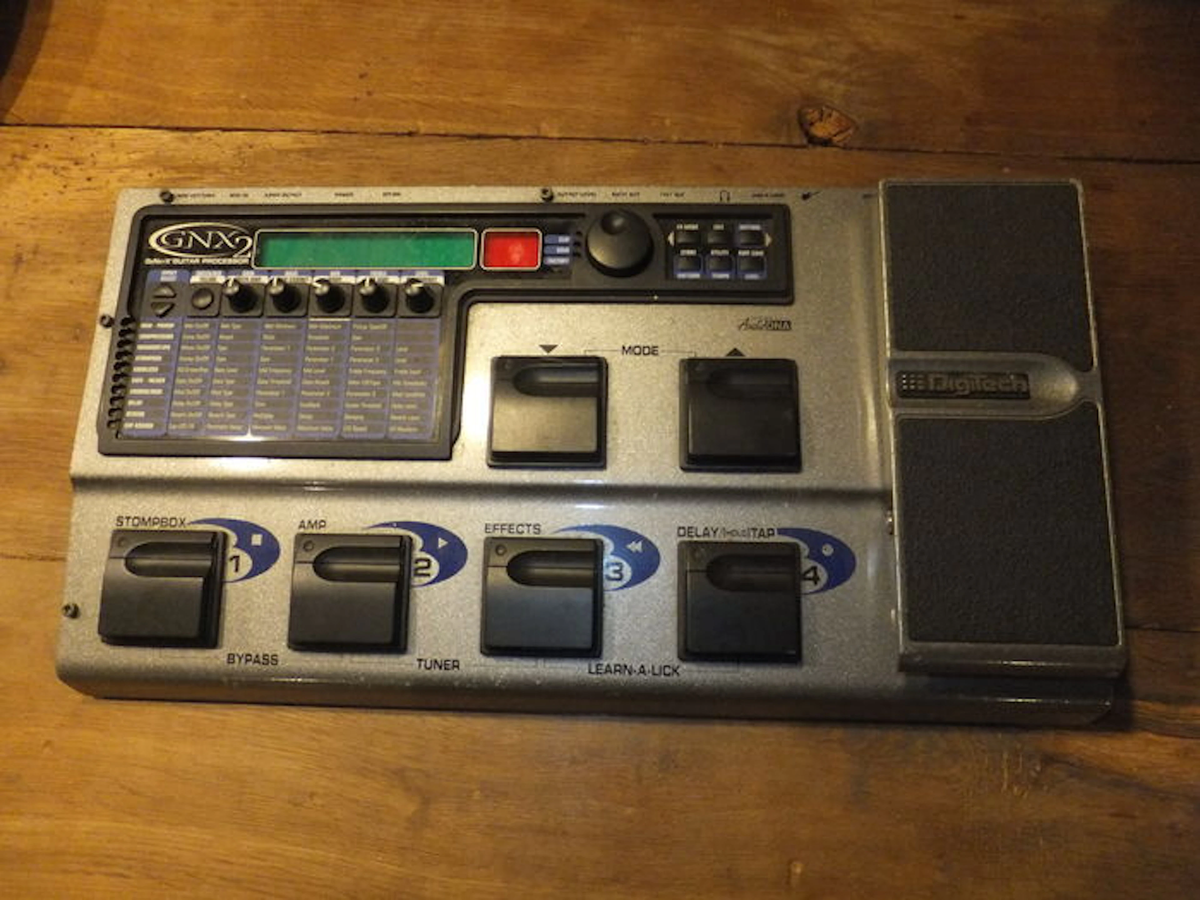Digitech GNX2 guitar multi effect