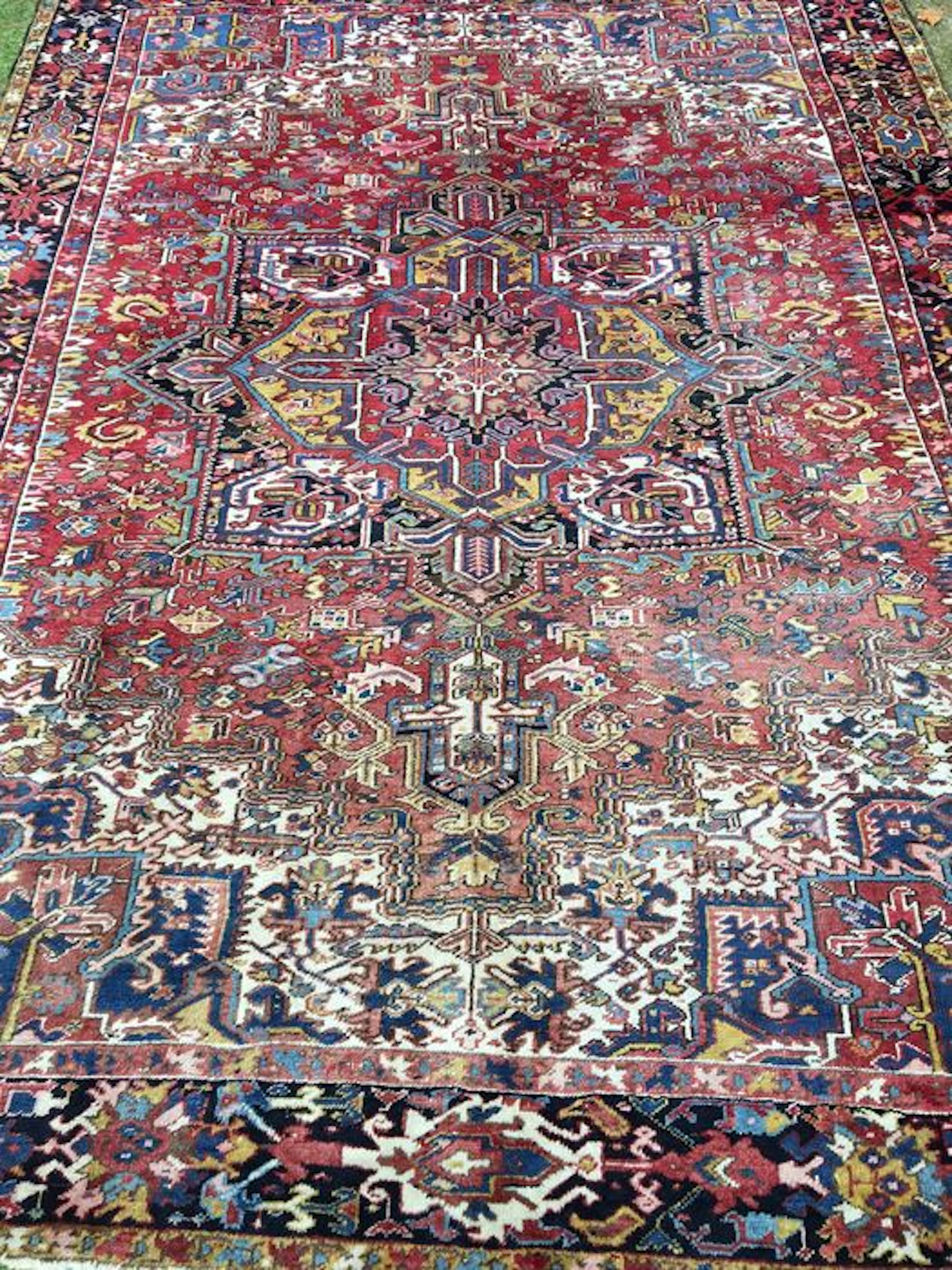 high quality Persian antique Heriz with "terracotta" colors made around 1910 - 276 x 367 cm from 1 EUR