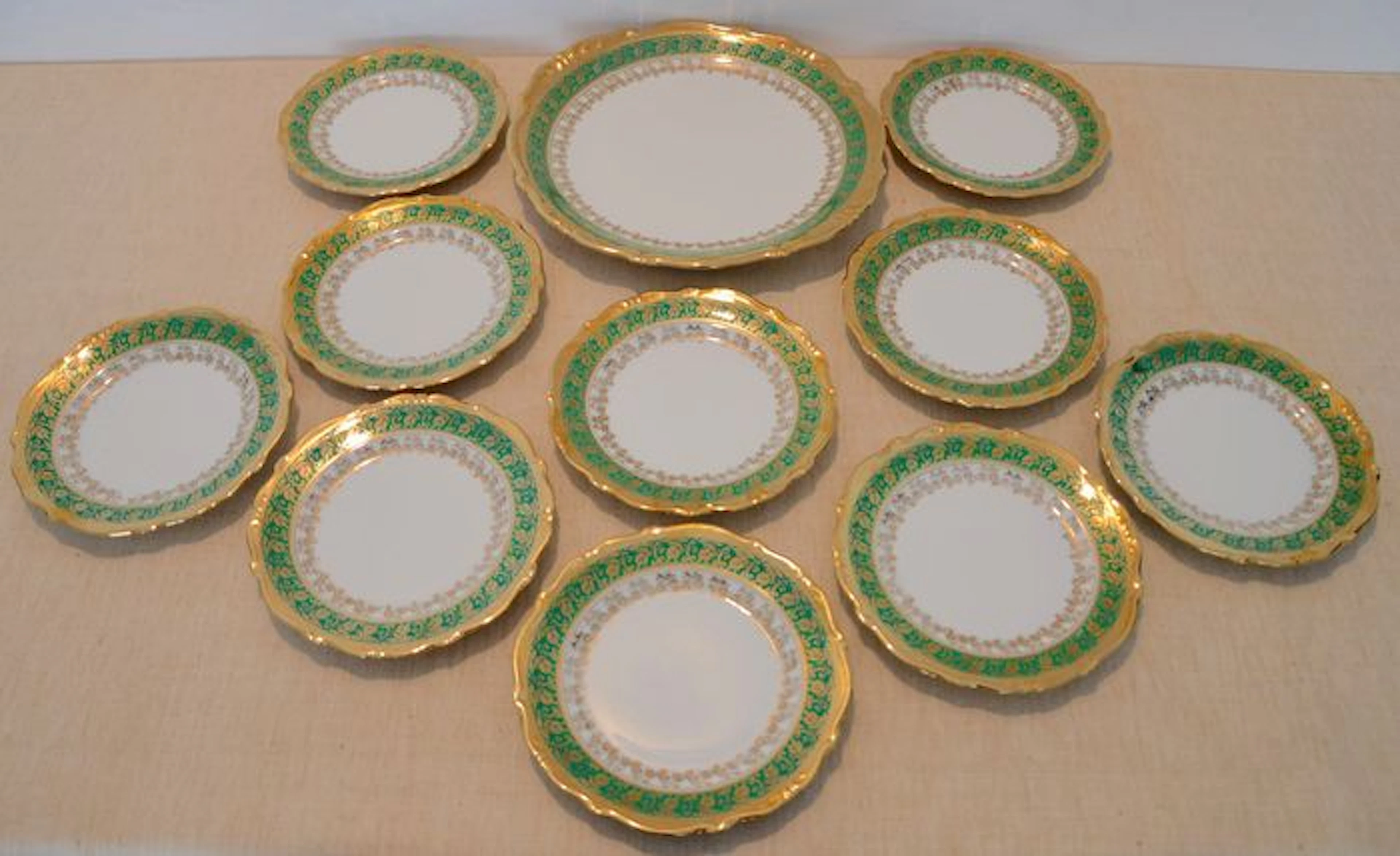 Welby Bavaria - Piatti da dessert 10 coperti e piatto da portata. Oro 24 k.