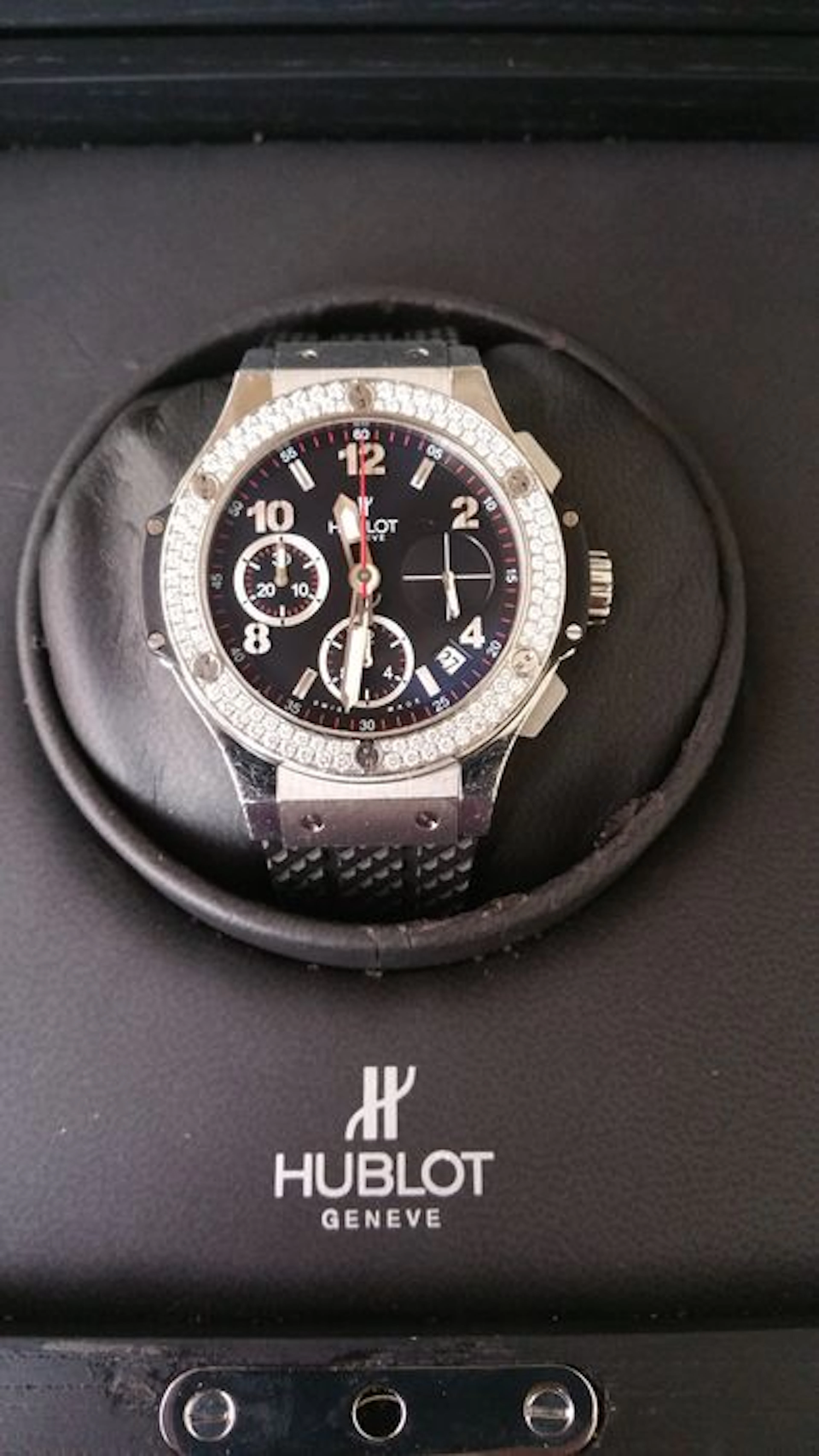 Hublot - Big Bang 41-MM Men's Diamond Bezel watch - 2010