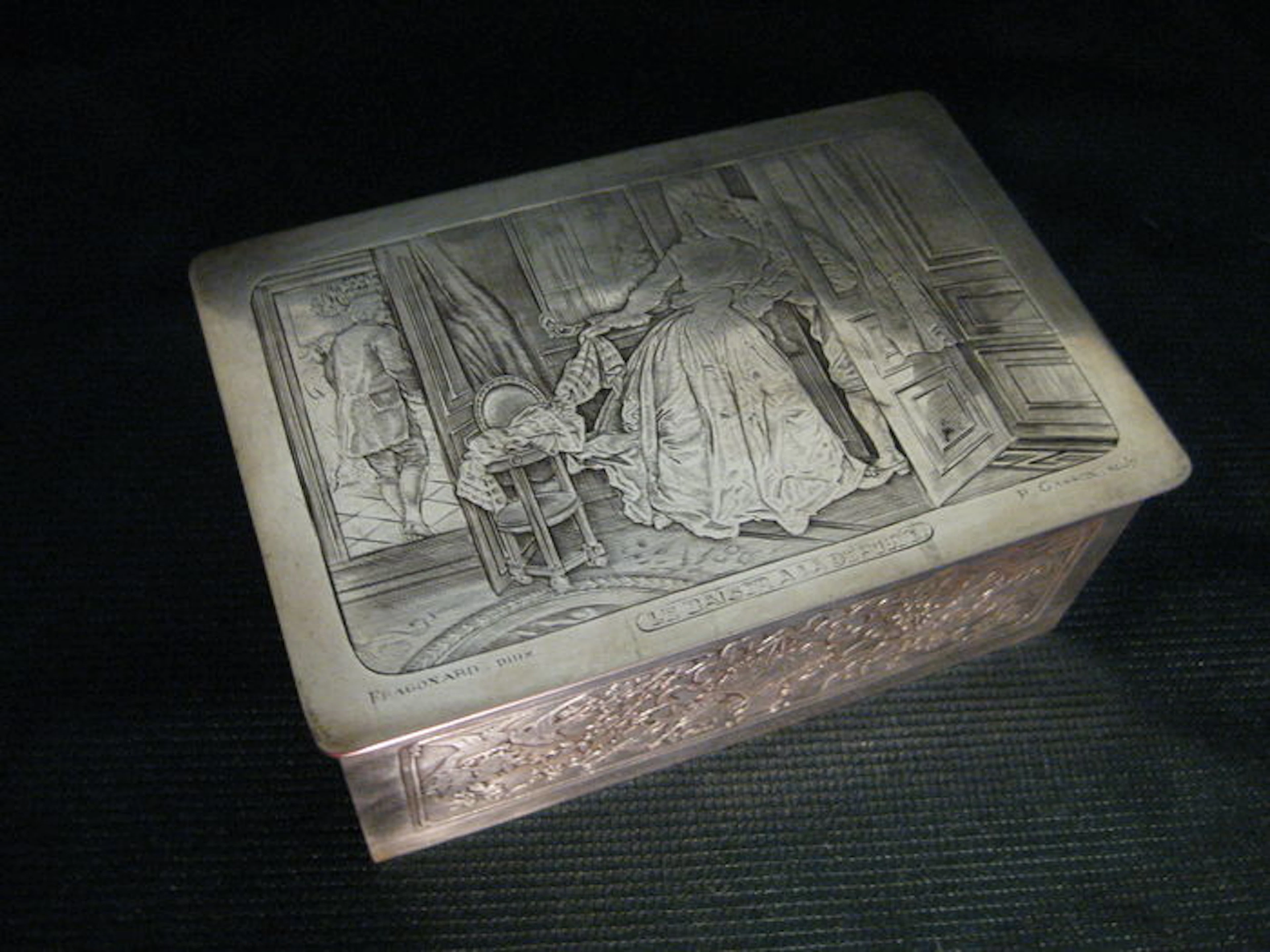 WMF - 'Le Baiser à la dérobée' - Silver plated Art nouveau jewellery box