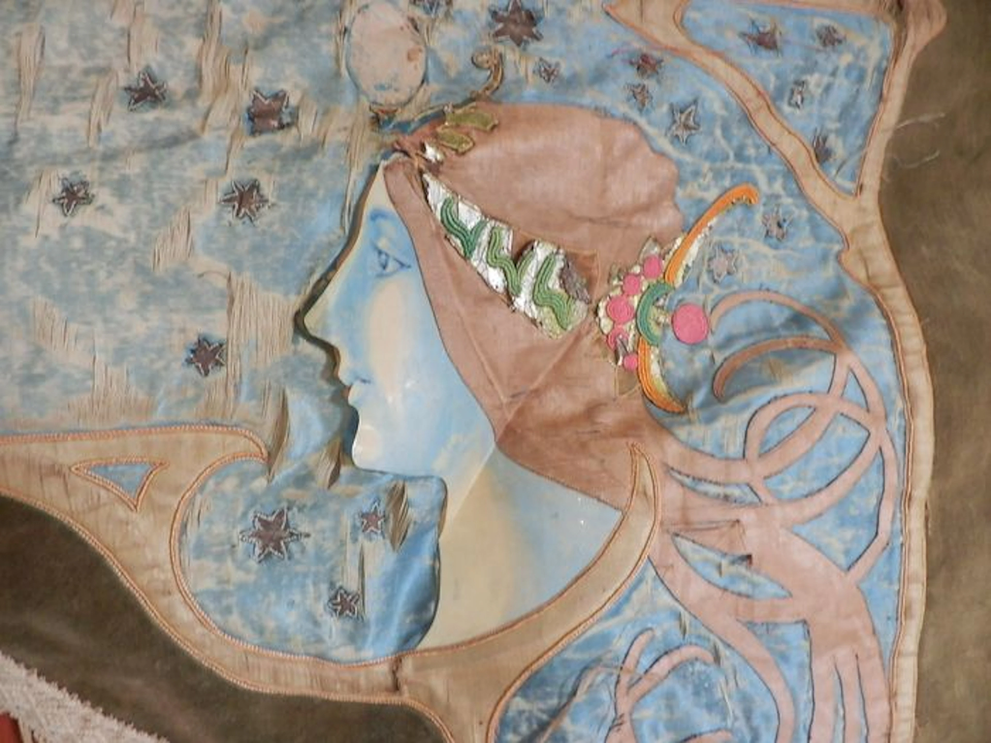 Large Art Nouveau / Modernismo hand made embroidery - 360 cm(!)