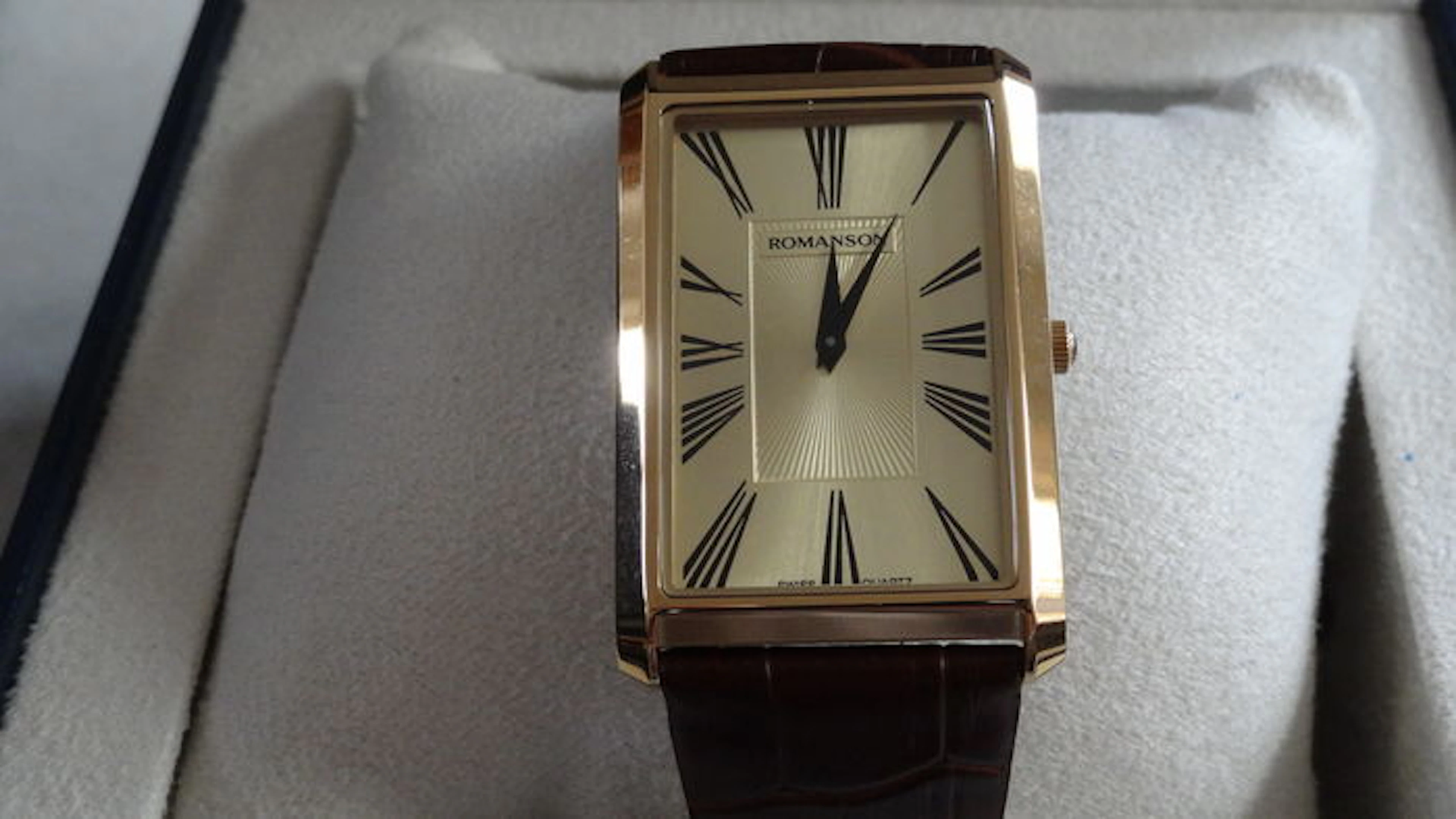 Romanson unisex watch.