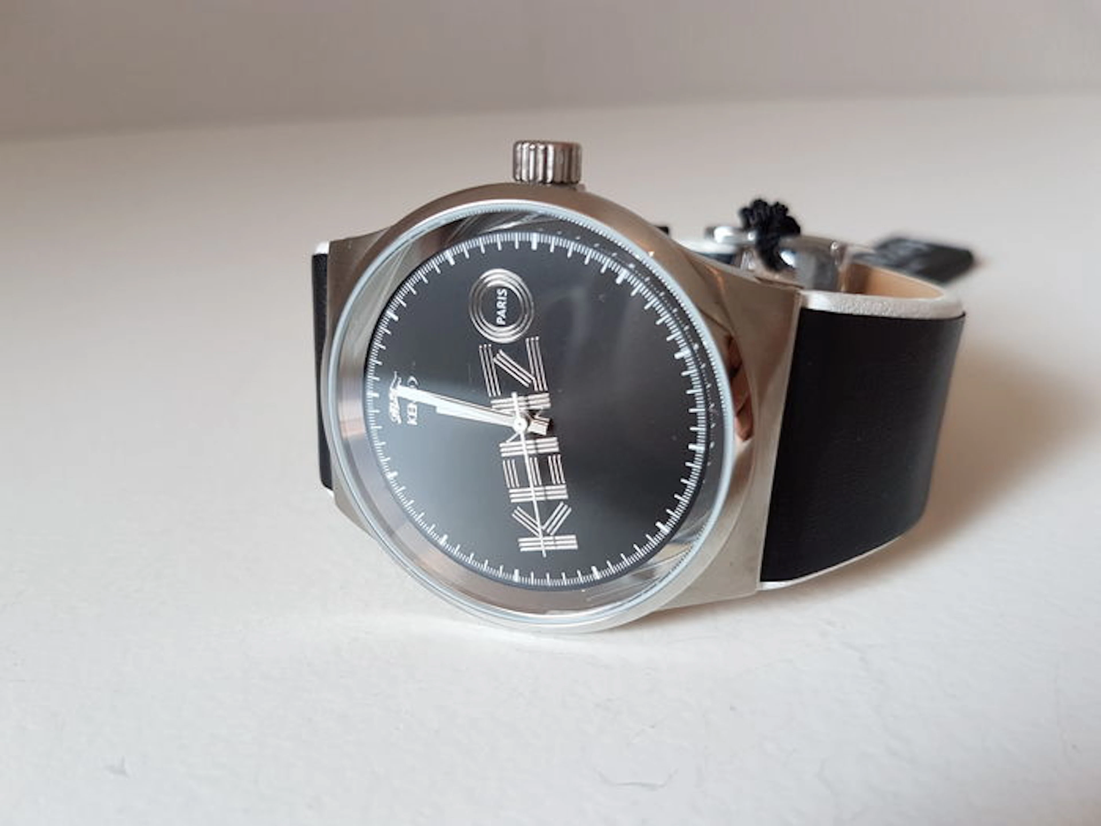Kenzo Day by Day men's wristwatch