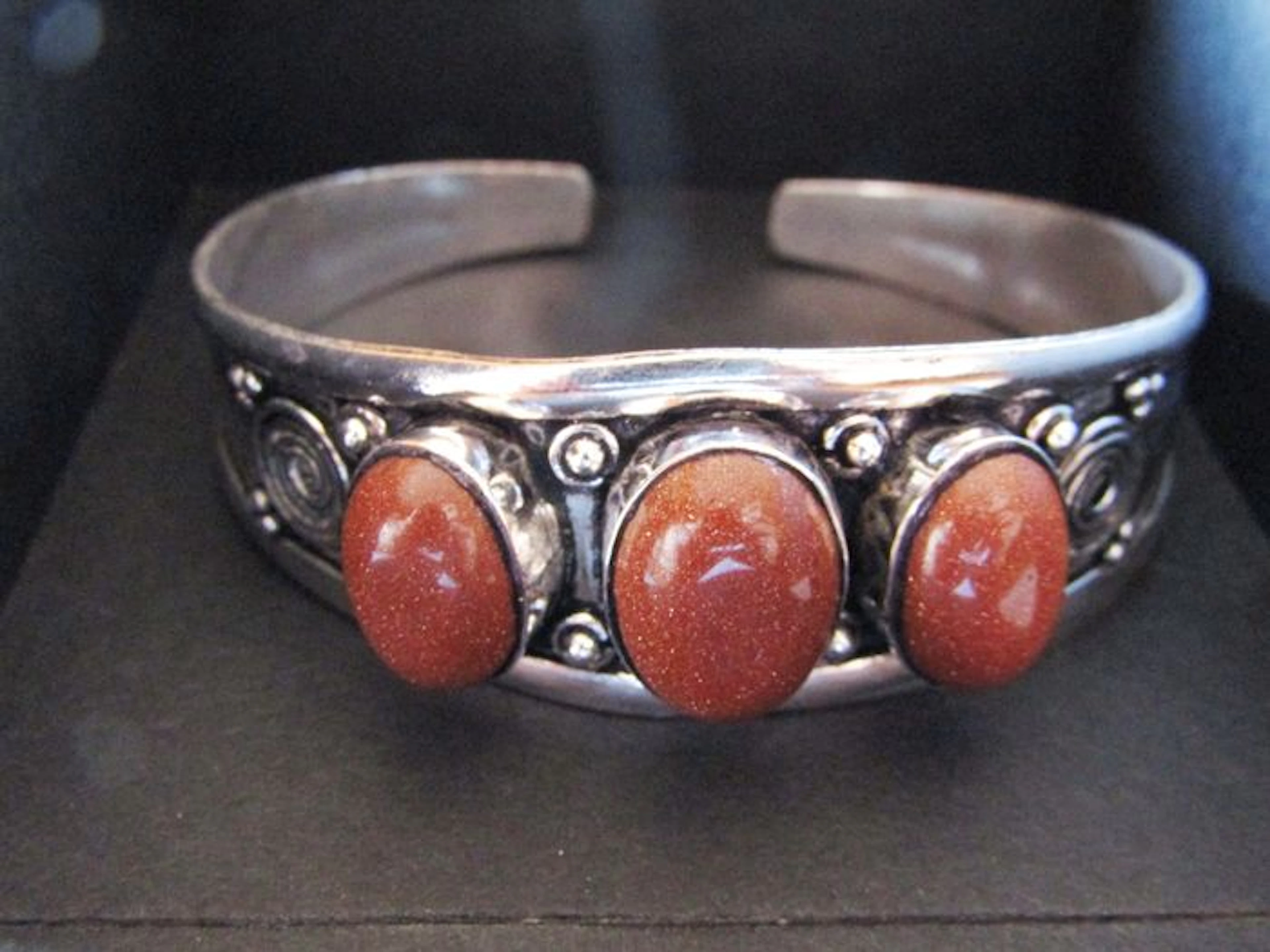 Silver bracelet with sunstone