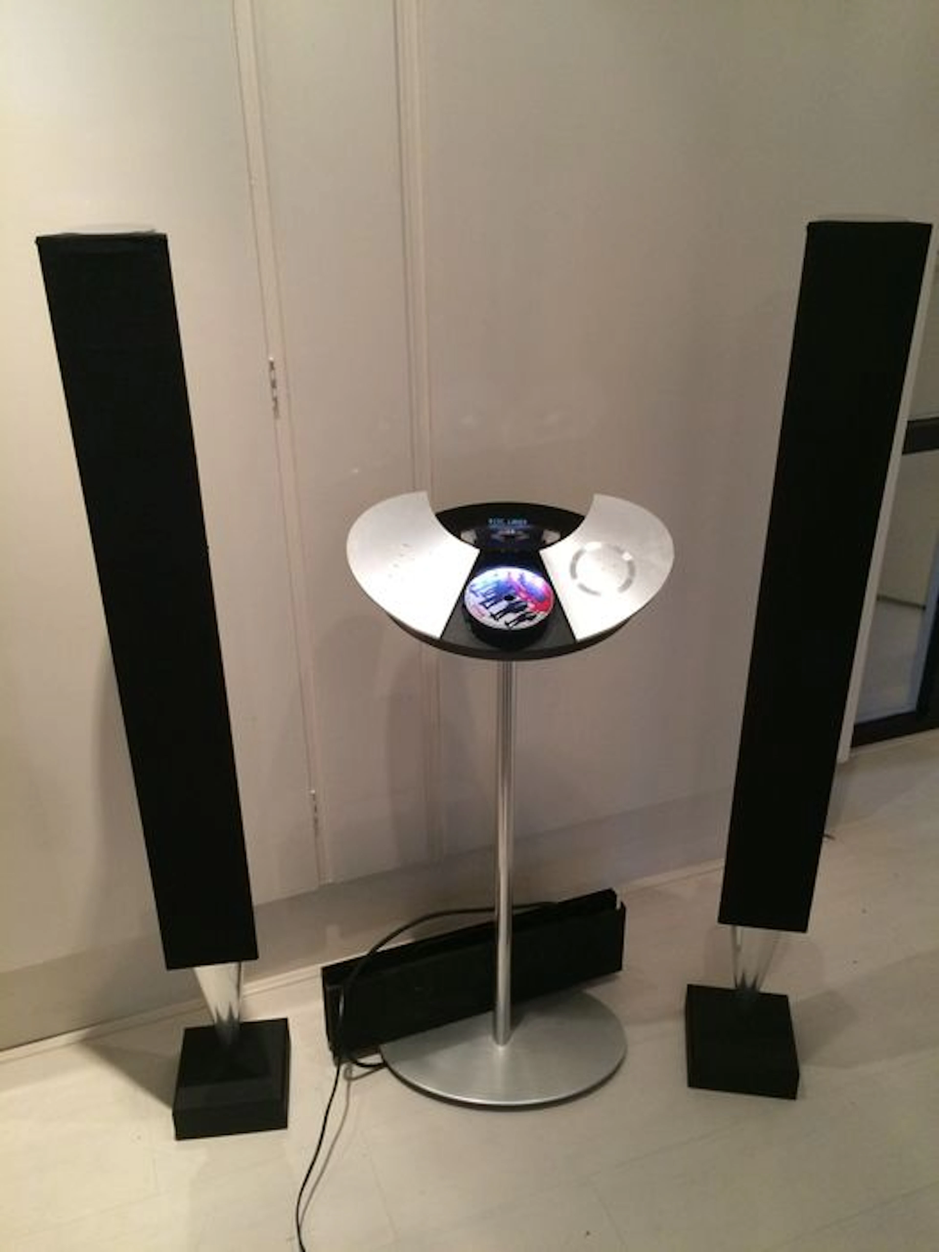 BeoCenter 2 CD-DVD on floor stand