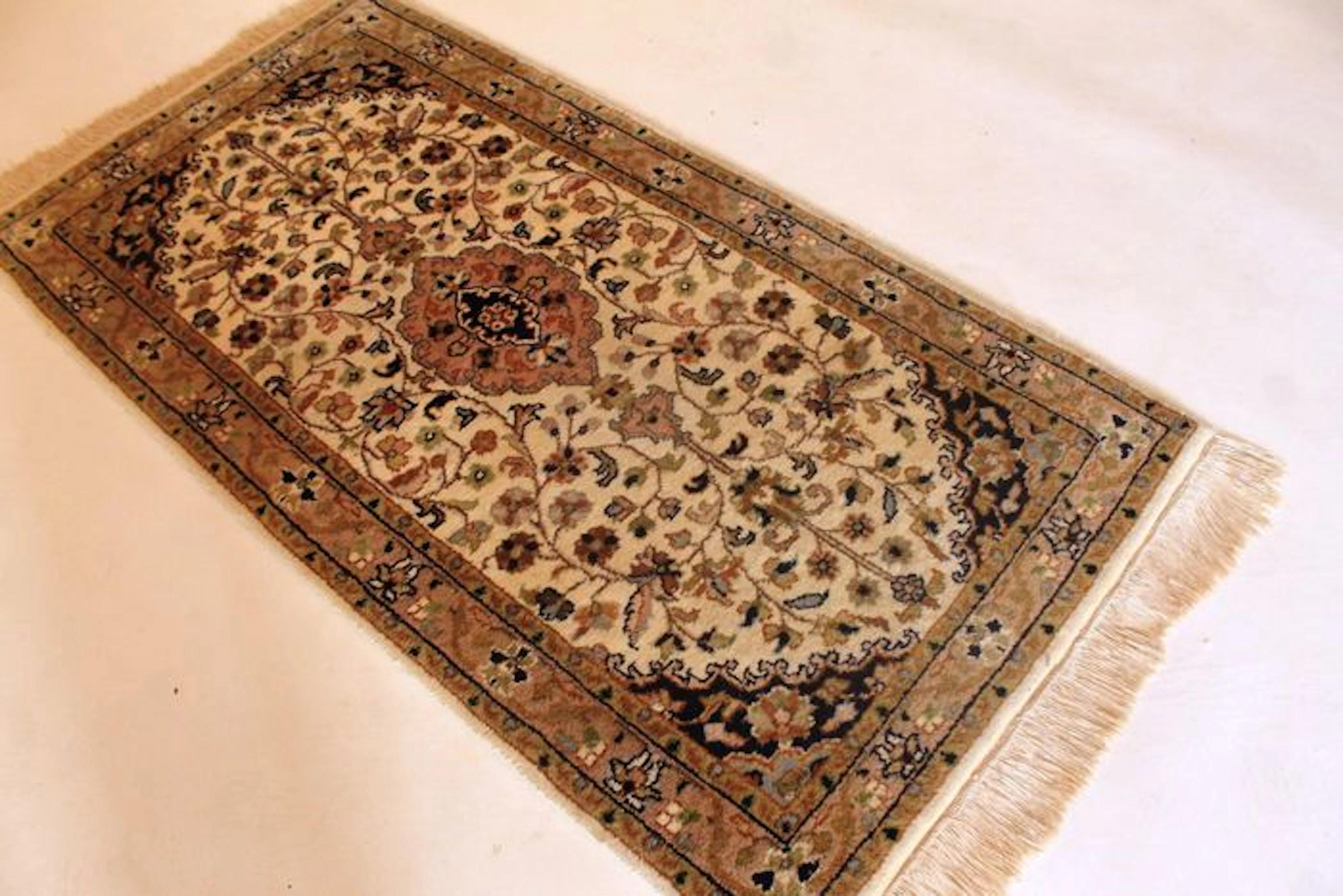 Orientteppich Indo Nain 72X140cm Made in Indien Ende des Letzten Jahrhundert