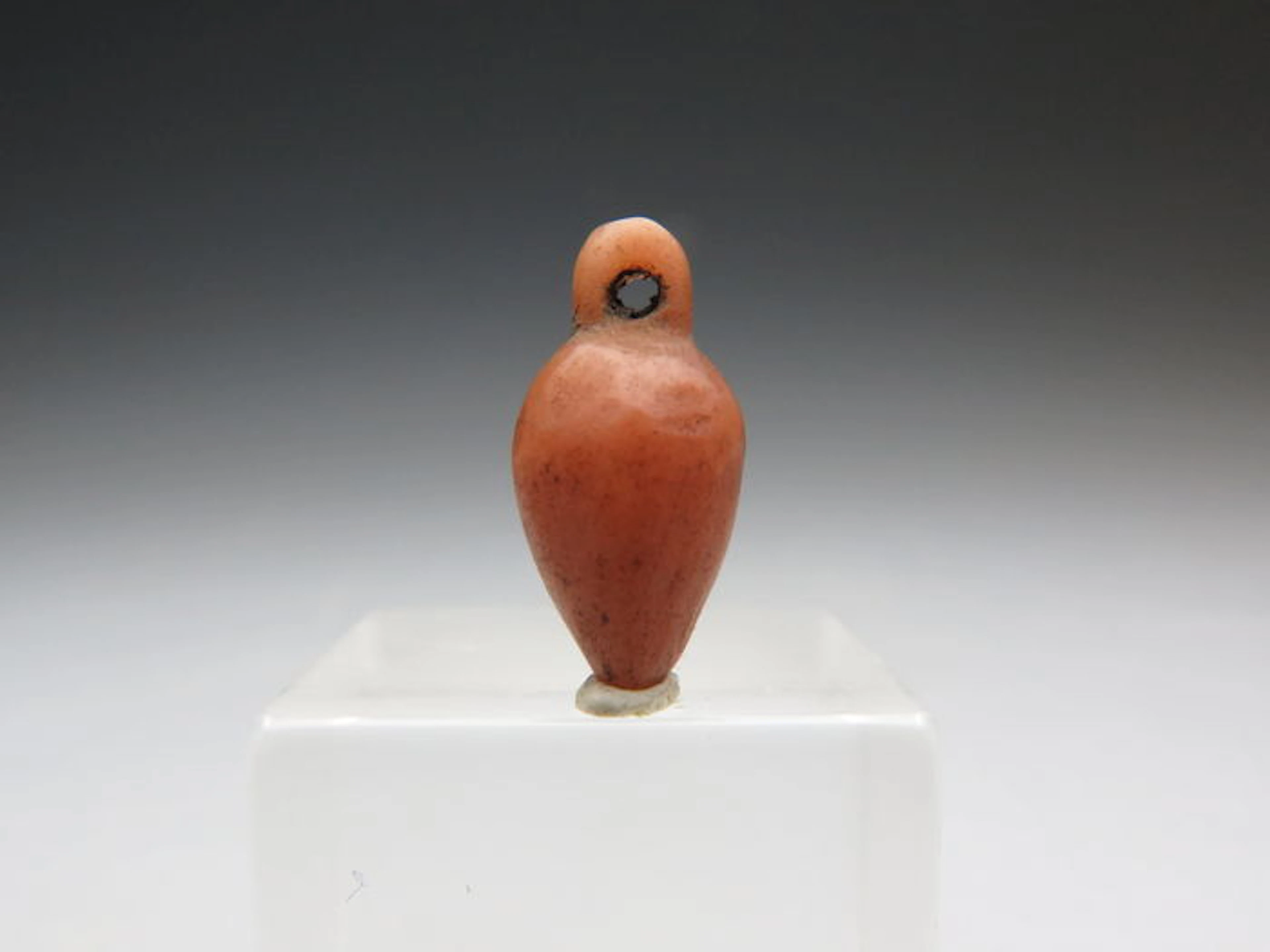 Egyptian amphora amulet of red garnet - 14 mm