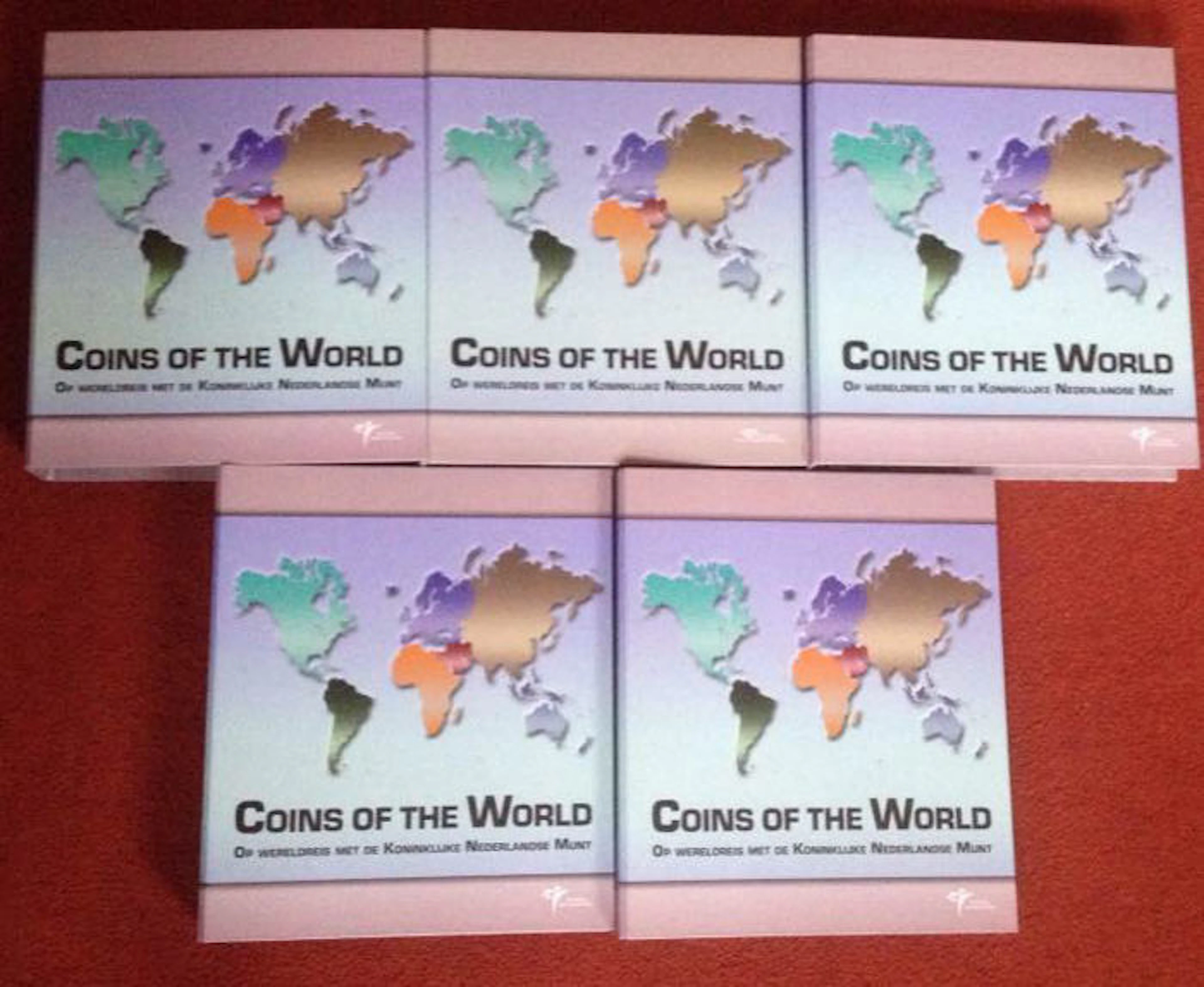 World - collection of various coins in sets 'Coins of the World' (68 sets) in 5 albums