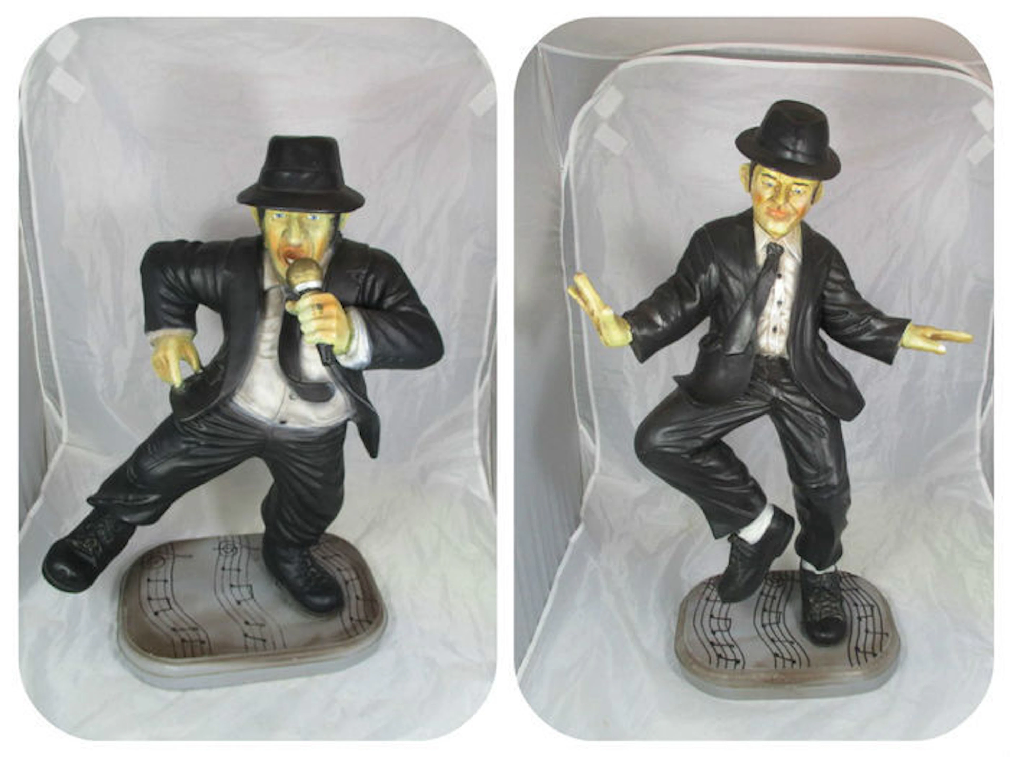 The Blues Brothers - pair of statues - the dancing Blues Brothers - height between 56-65 cm