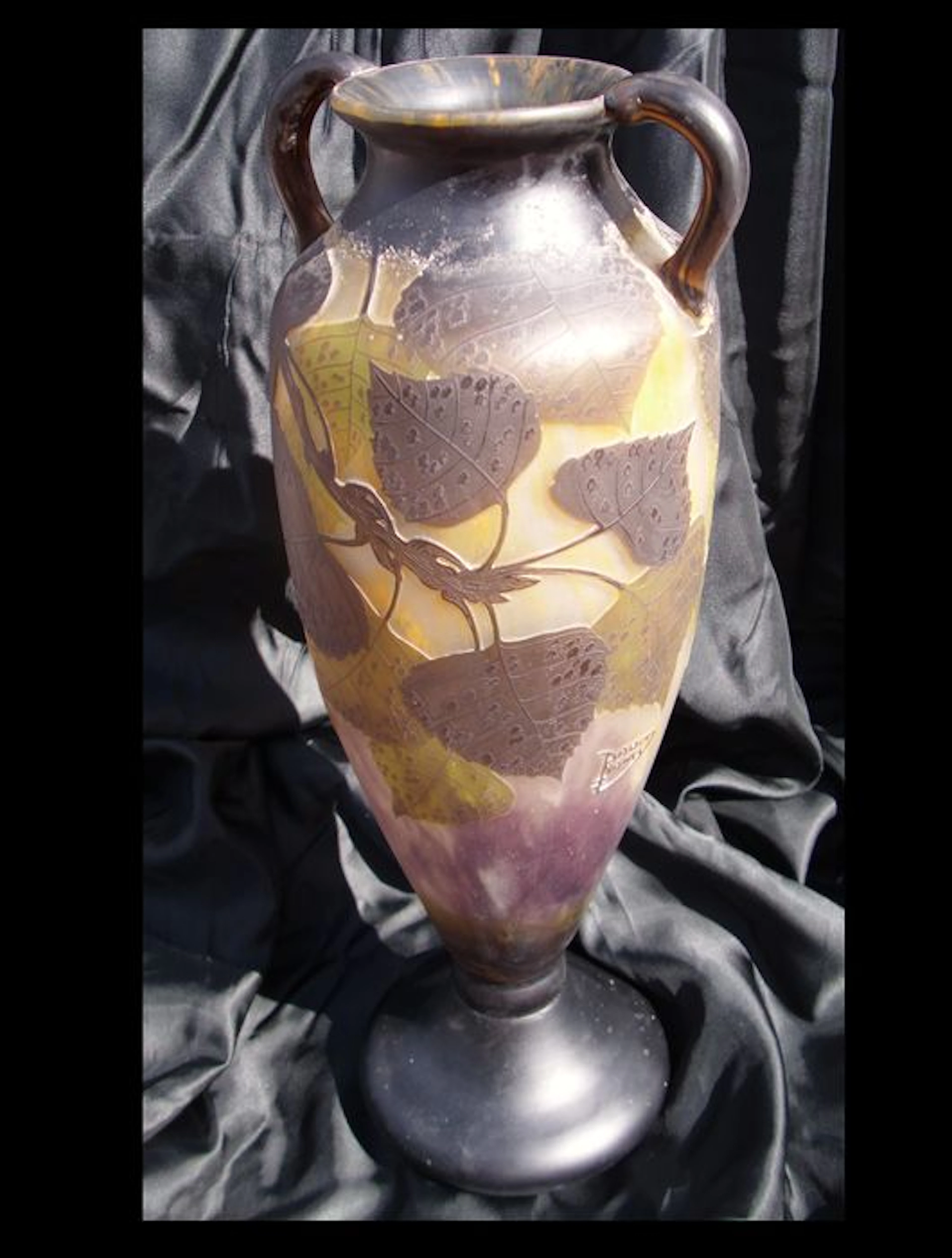 Daum Frères - Large amphora glass cameo vase
