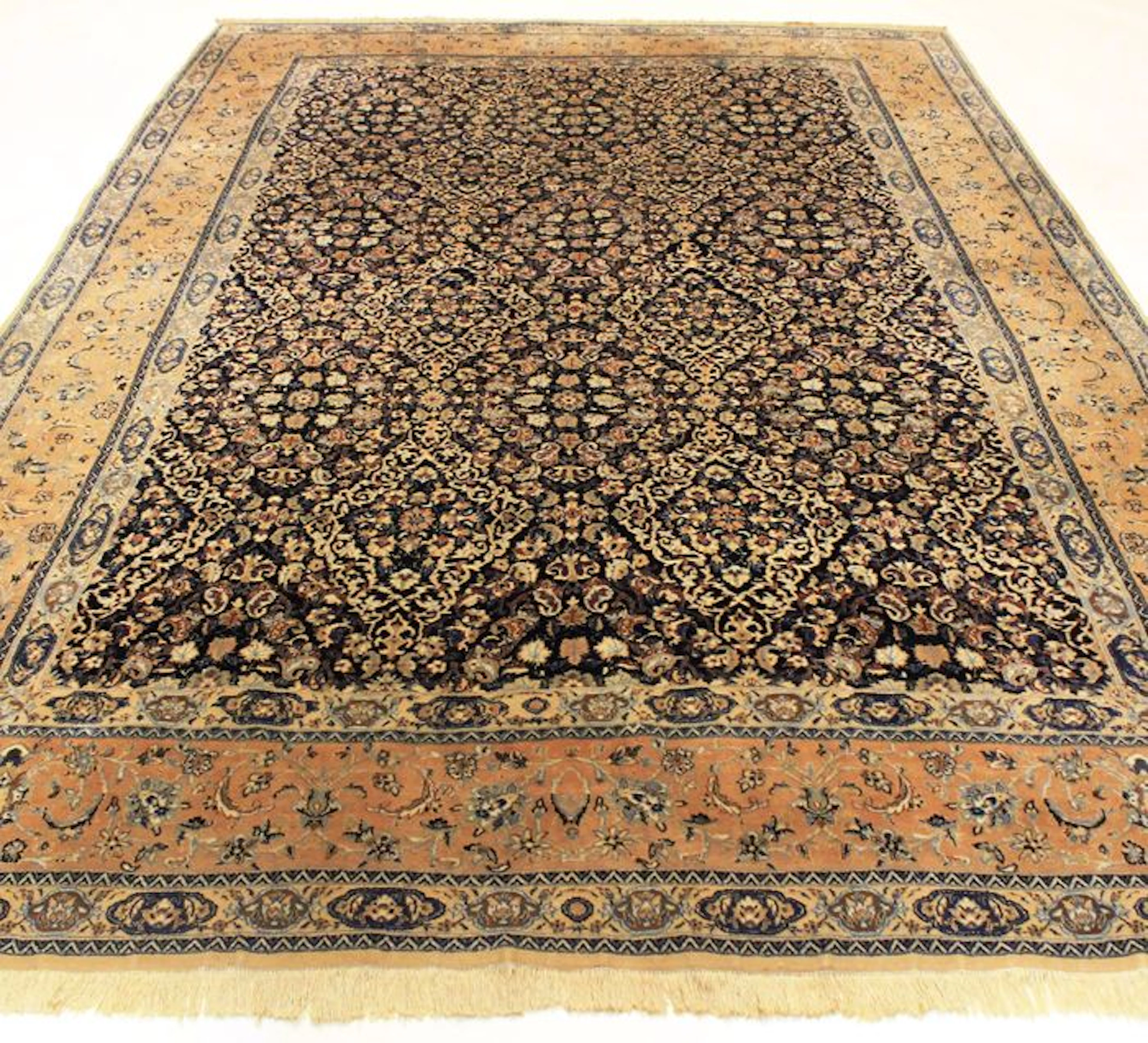 Feiner Nain, Shisla, Wolle mit Seide, ca 1 000 000 Knoten pro m², 250 x 364 cm