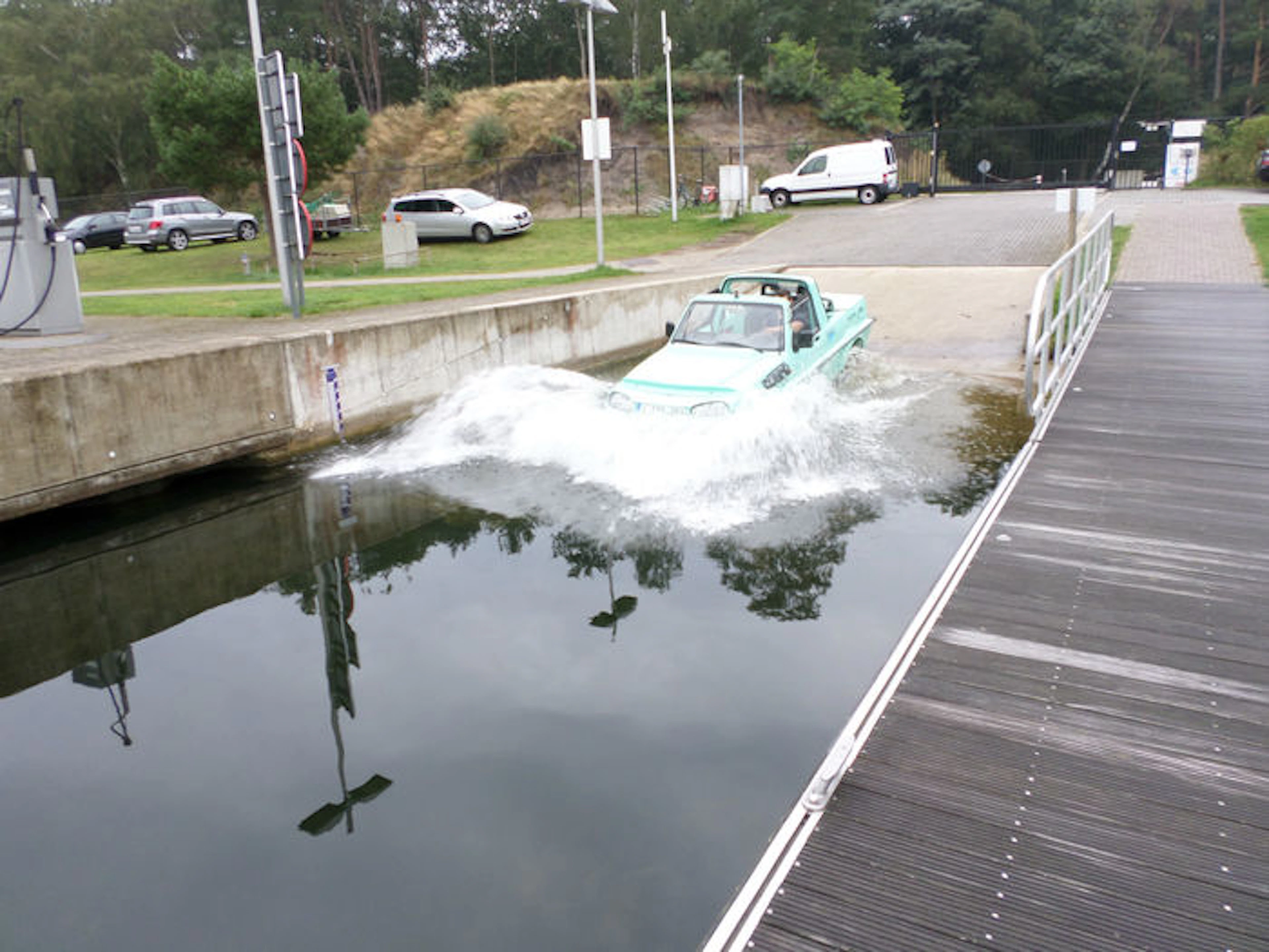 Rescue Amphibie car 4x4