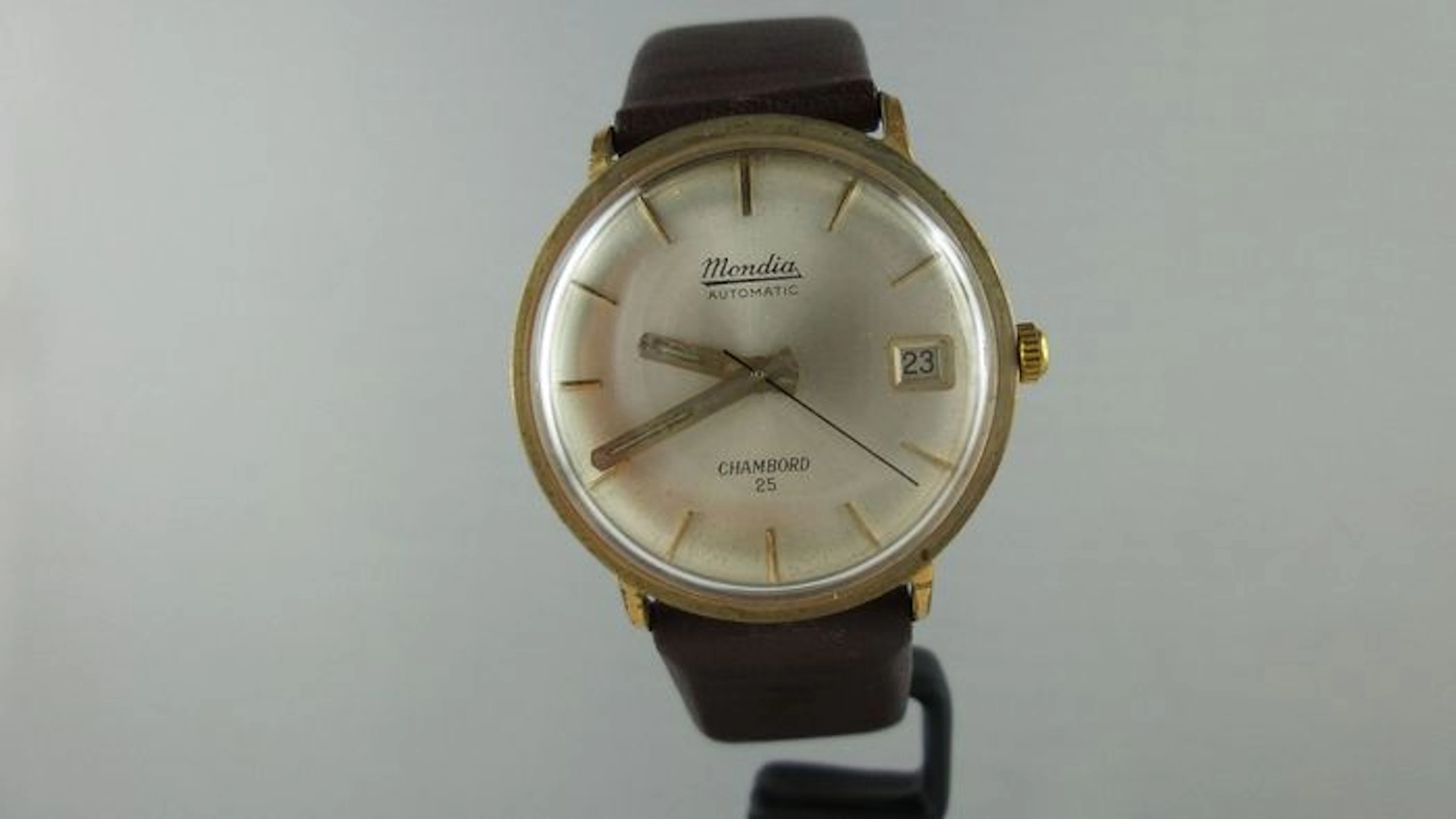 Mondia Chambord - Swiss made antichoc men's watch from the 60s