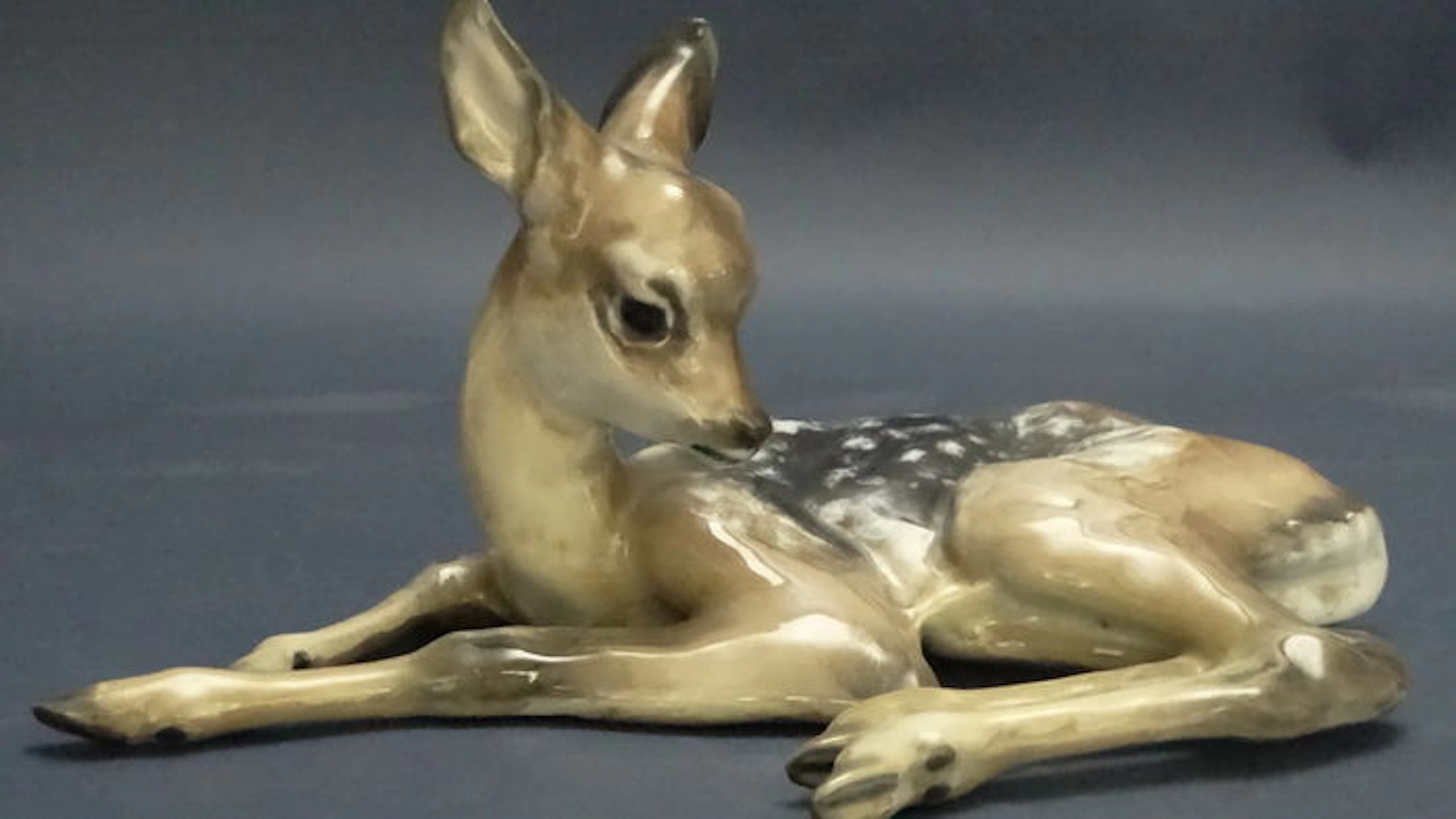 Fritz Heidenreich for the Rosenthal Manufactory, High Quality Glazed Porcelain Deer Sculpture