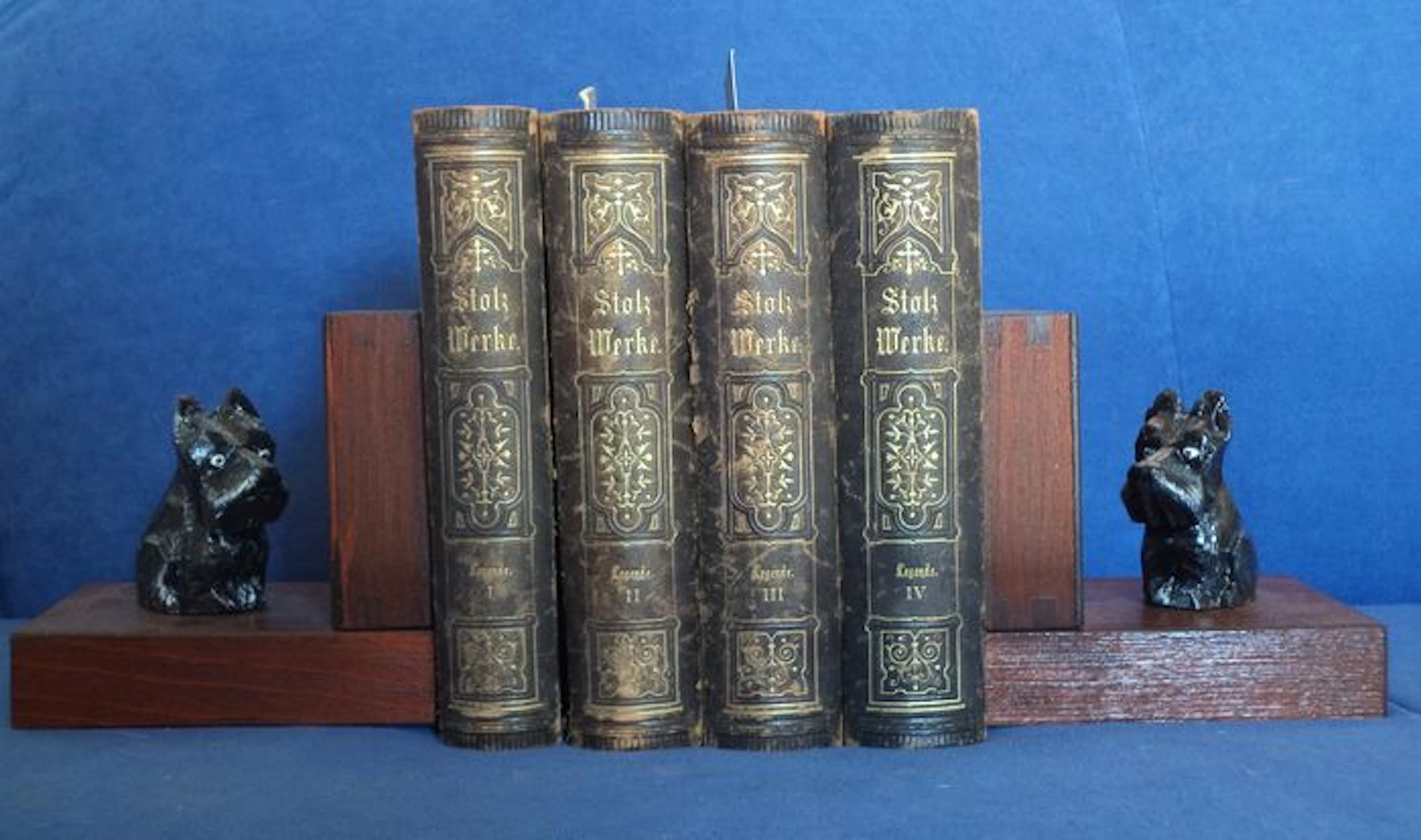 2 very nice bookends with scotch terrier and secret compartments
