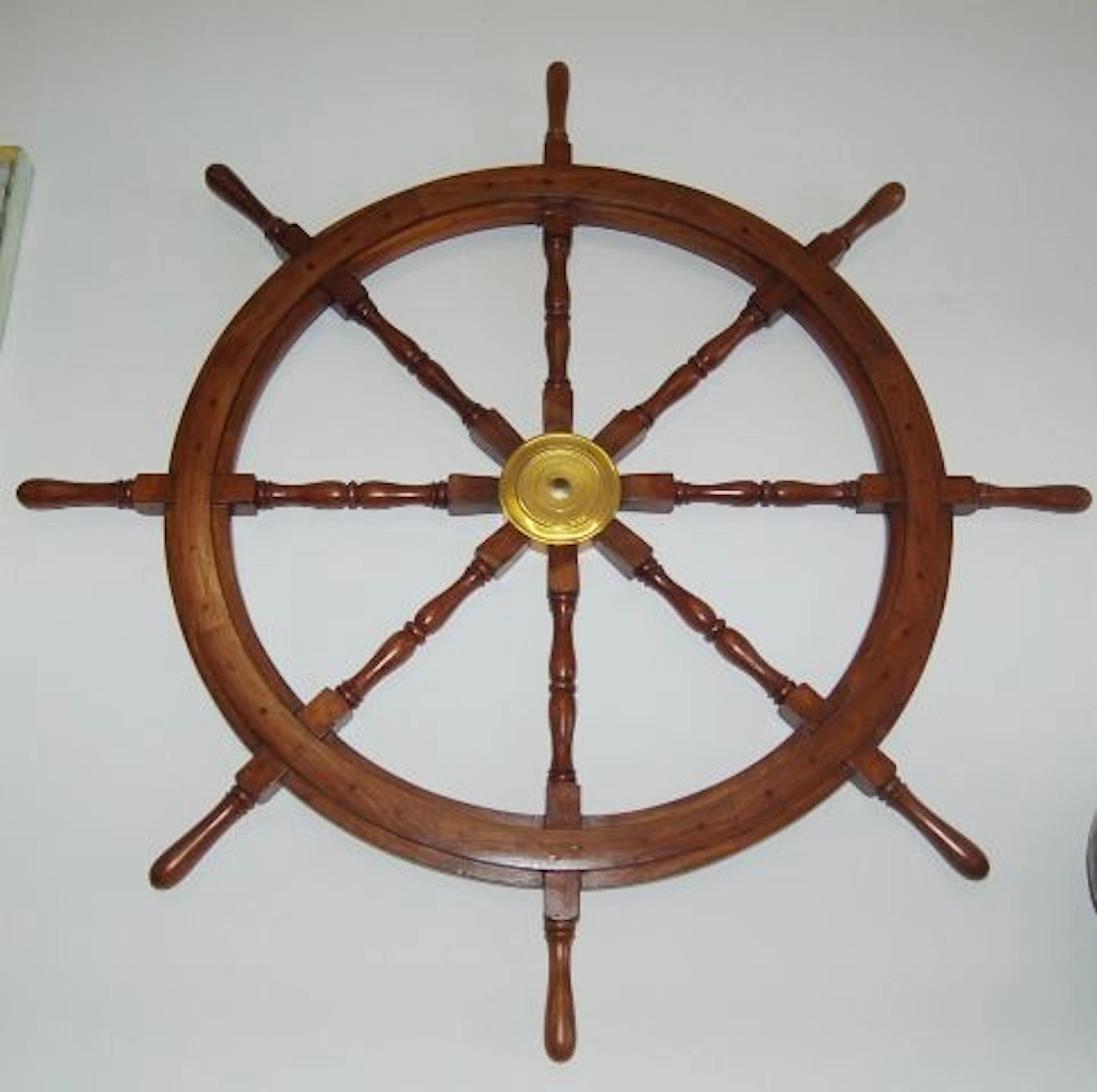 Giant ship's wheel, 120 cm in diameter made of solid teak wood and brass, collector's item and room decoration, no suitable for navigation