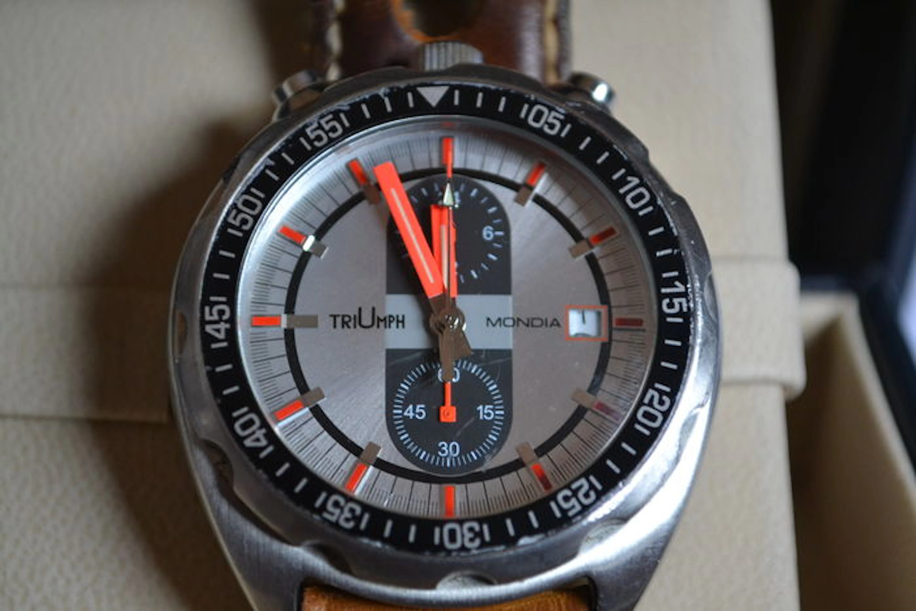 MONDIA Triumph Chronograph Bullhead. Men's wristwatch