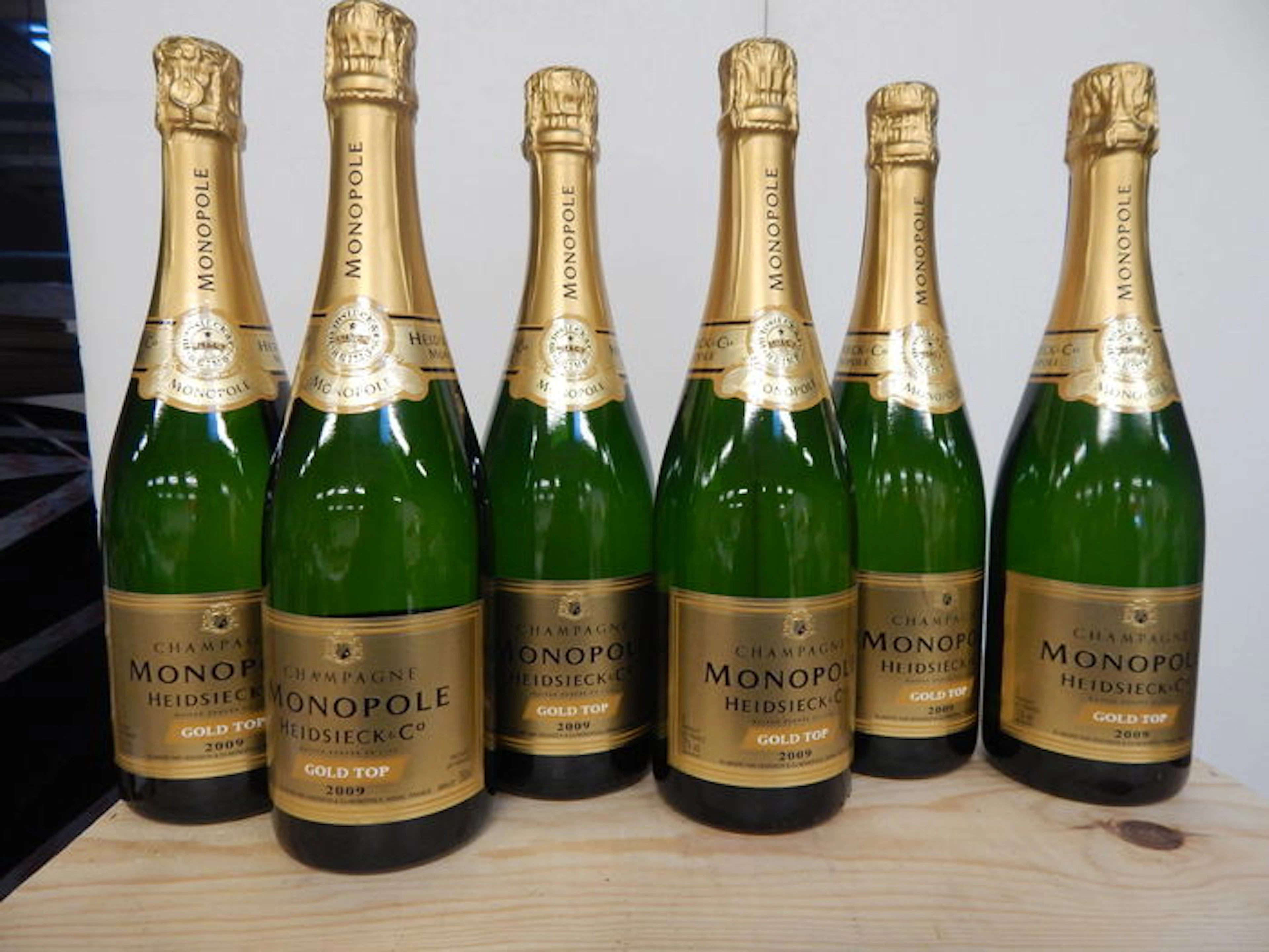 2009 Heidsieck & Co Monopole Gold Top Brut, Champagne – 6 Bottles.