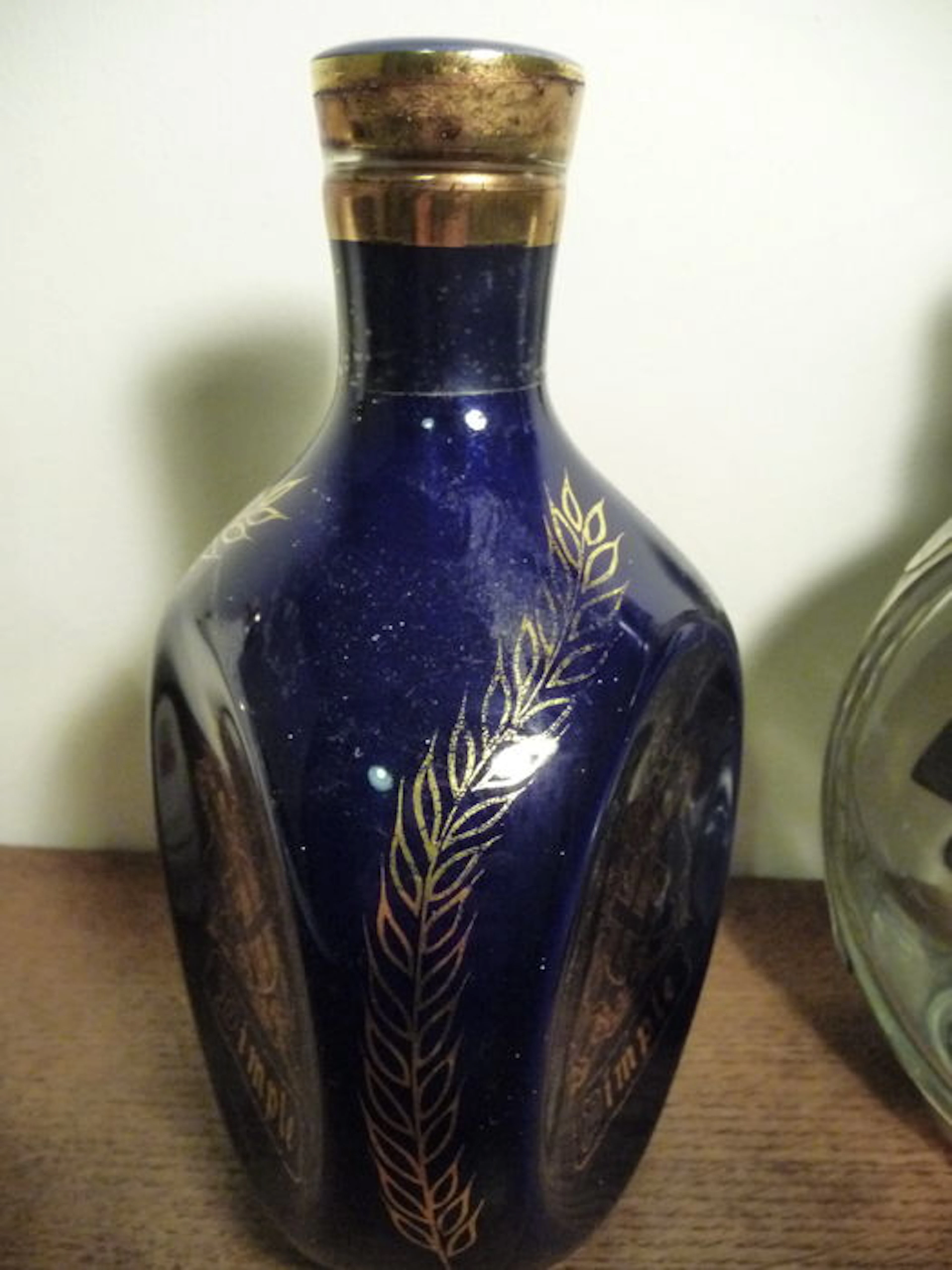 (blue) Haig's Dimple ceramic decanter - 80's - 75 cl - 43%