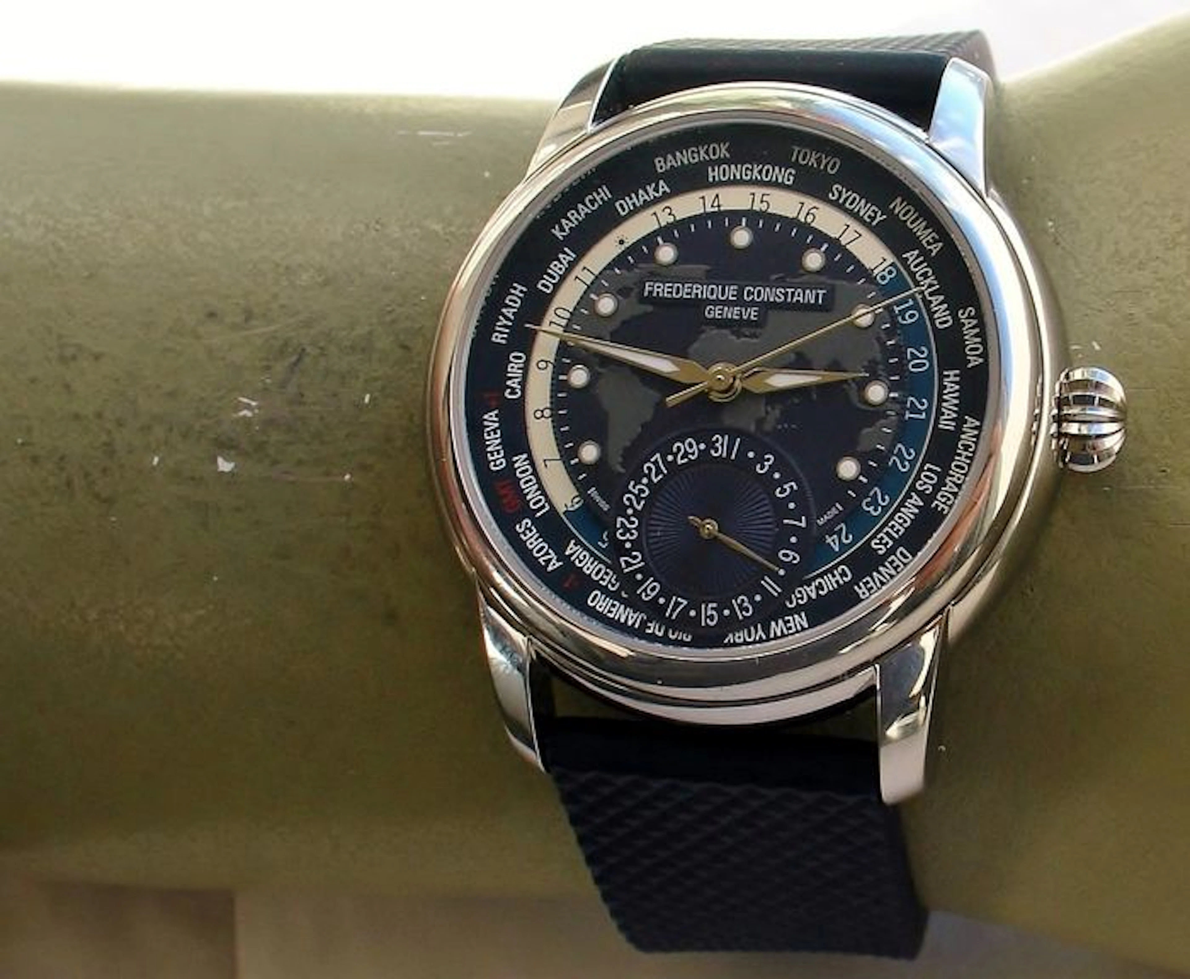 FREDERIQUE CONSTANT -- Worldtimer -- men -- approx. 2012 -- Guarantee.