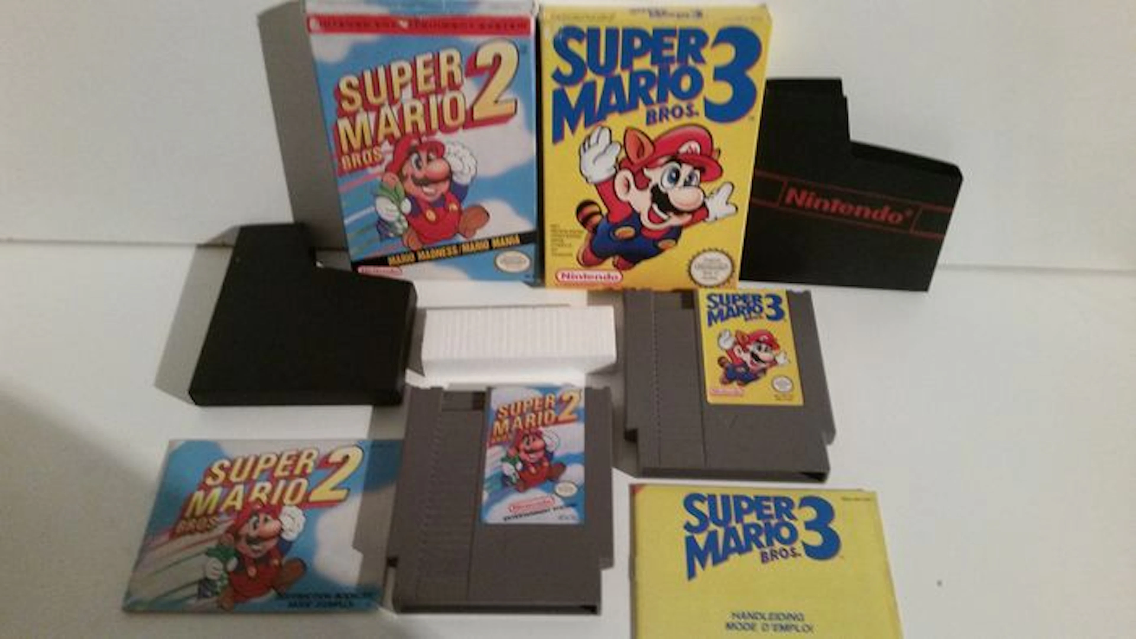 Lot of 2 NES games - Super Mario Bros 2 & 3, both complete in box