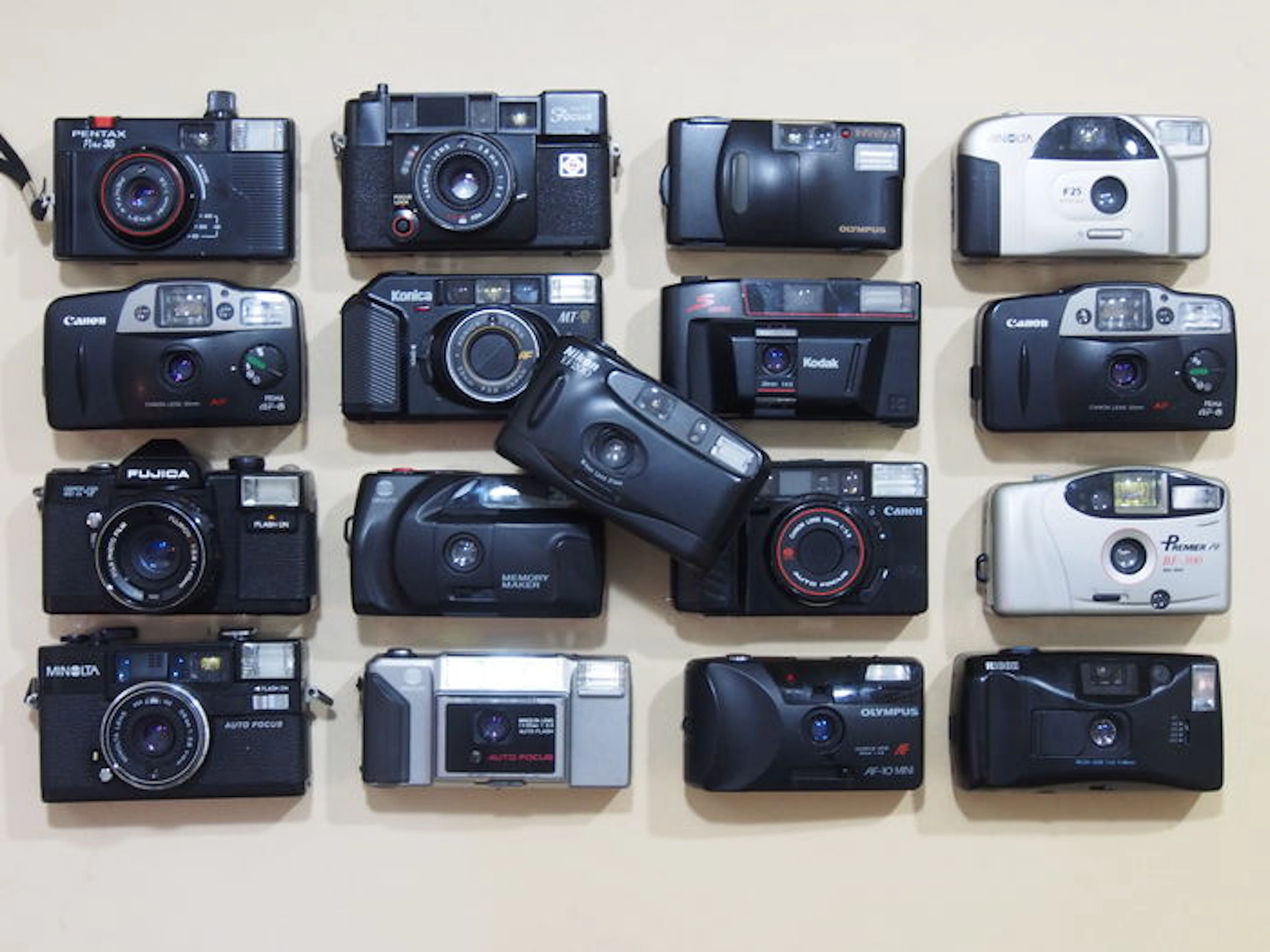 Lot of 17 top brands 35 mm cameras