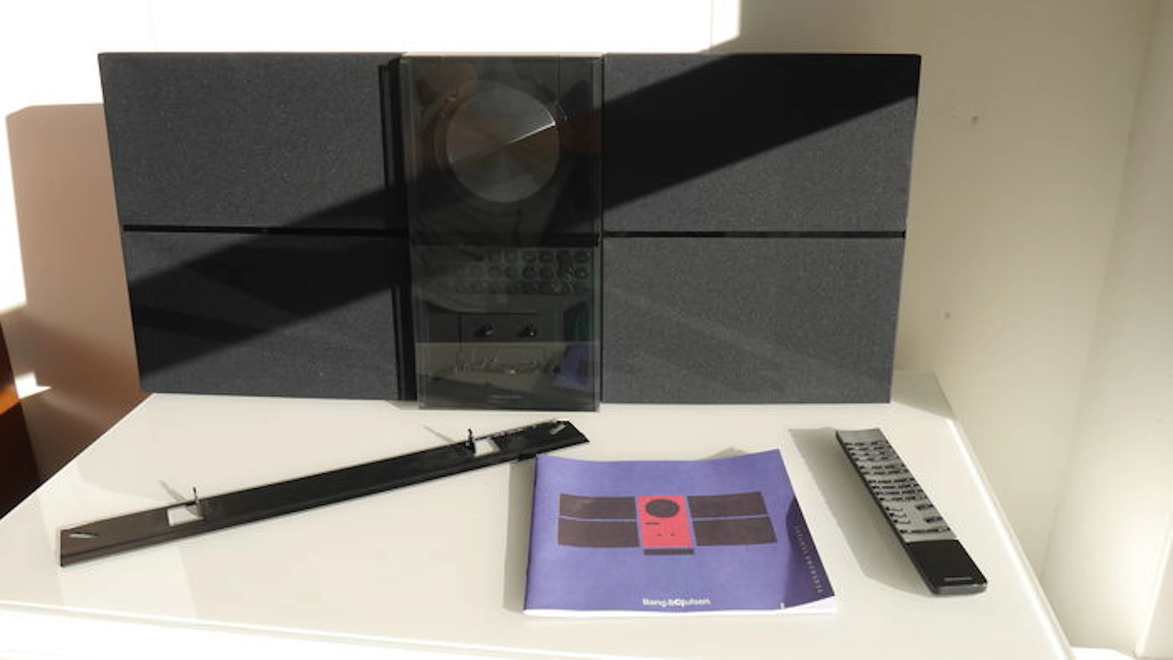 BeoSound Century type 2656 Black - designed by David Lewis (19195) + remote Beolink 1000